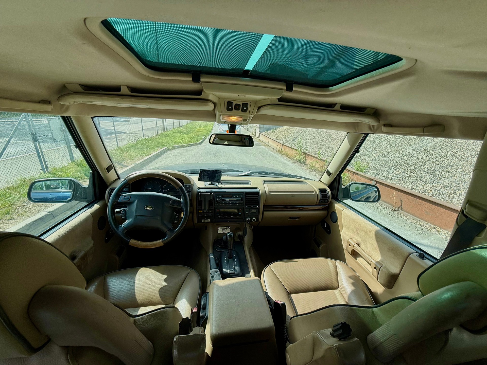 LAND ROVER Discovery 4.0 XS-image-8