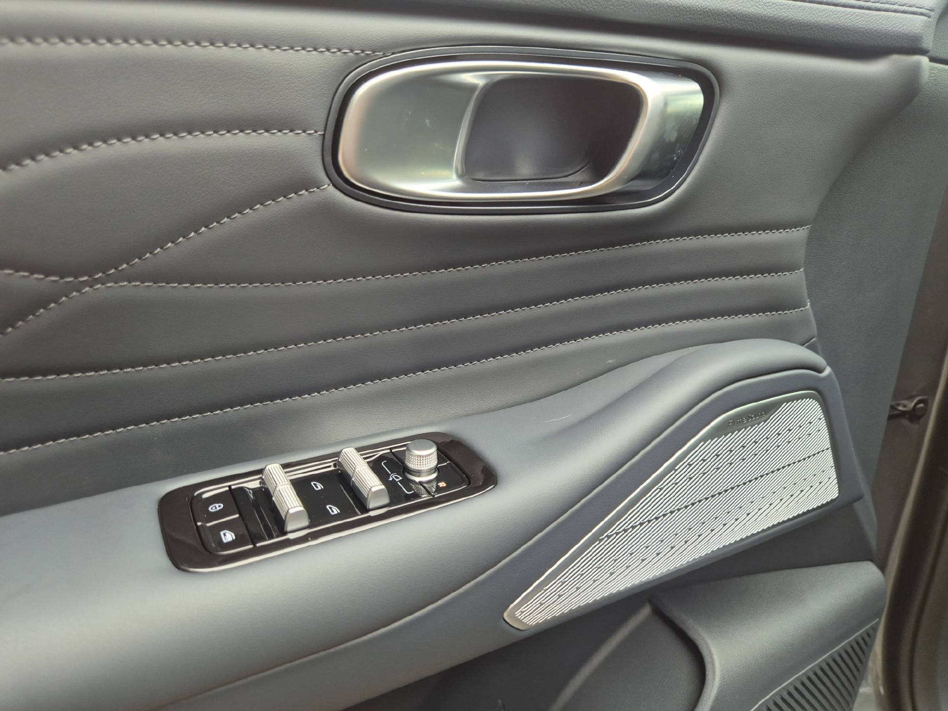 GEELY Starray EM-i Max+ PHEV-image-15