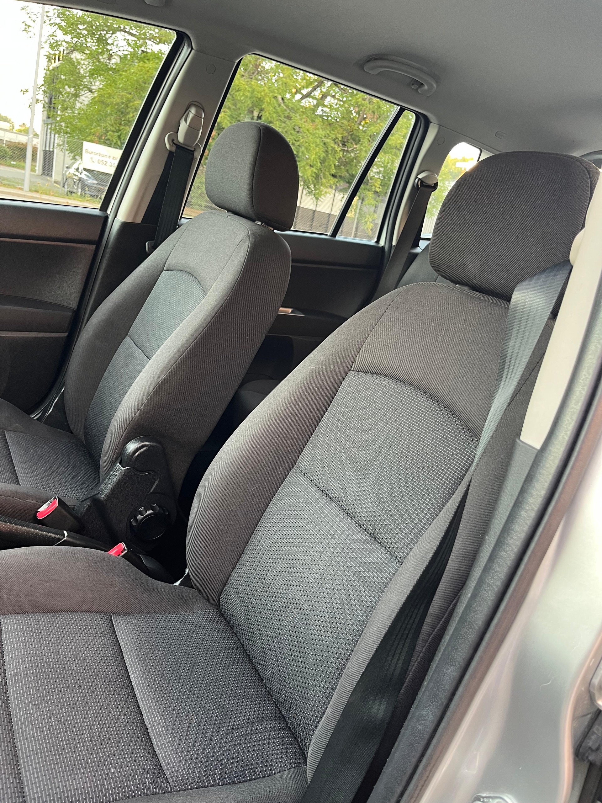MAZDA 2 1.4i 16V Exclusive-image-7