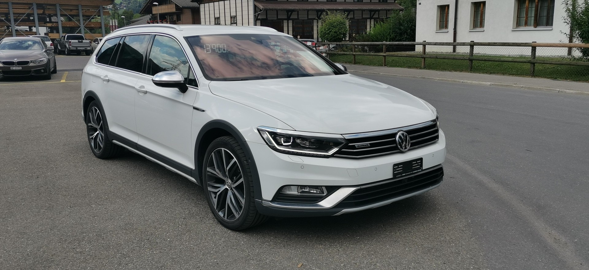 VW Passat Alltrack 2.0 TDI 240 SCR DSG 4motion-image-1