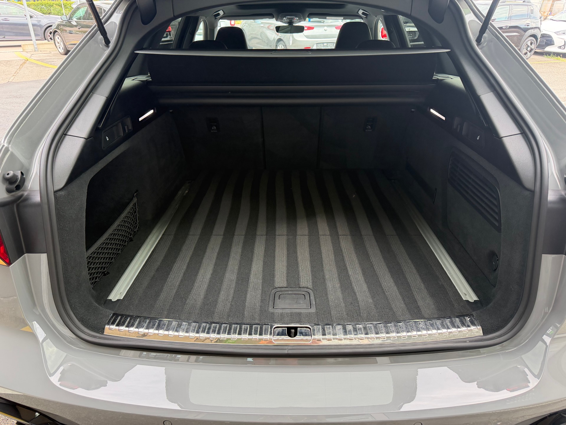 AUDI RS6 Avant 4.0 TFSI V8 quattro-image-8