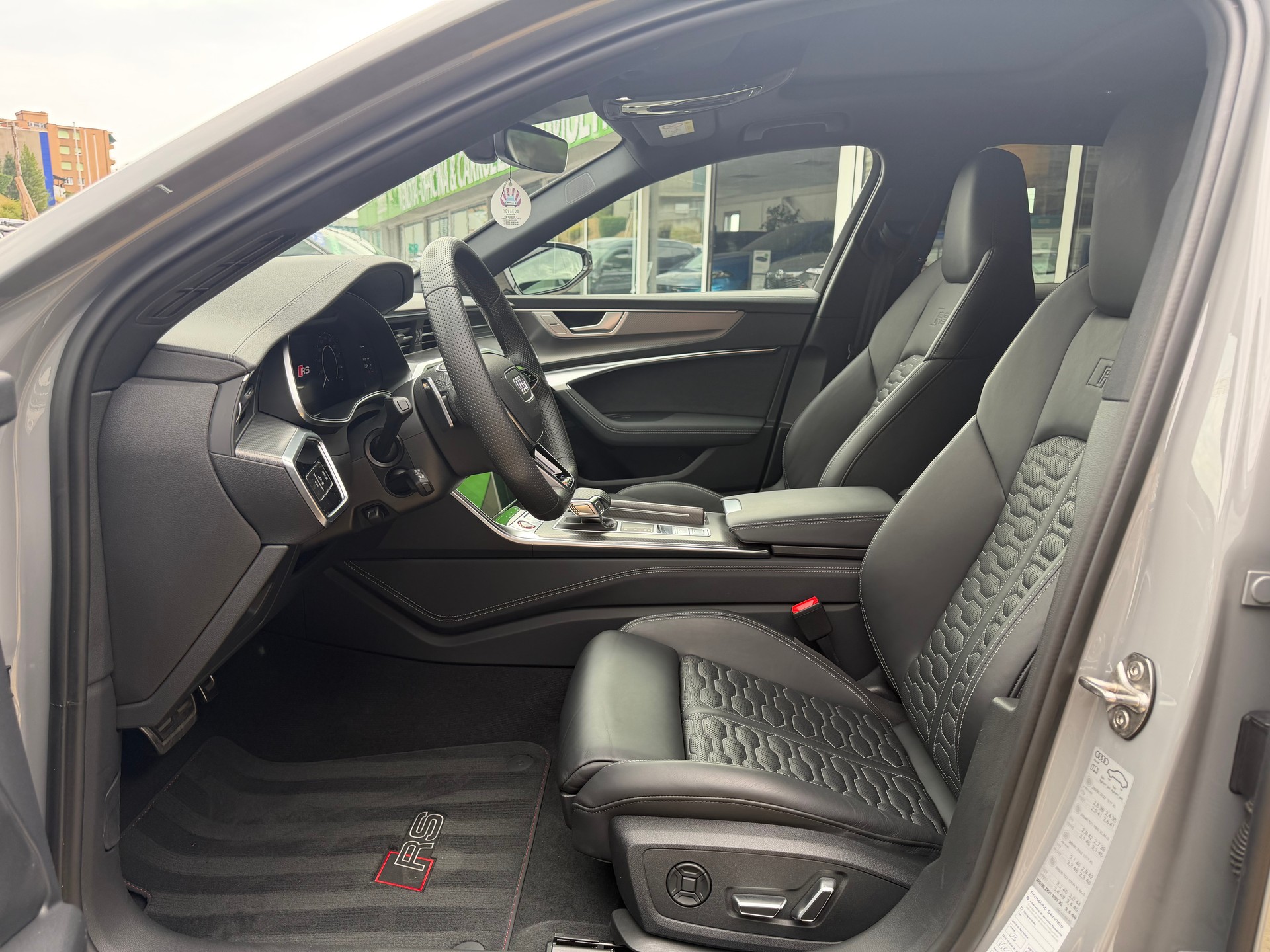 AUDI RS6 Avant 4.0 TFSI V8 quattro-image-11