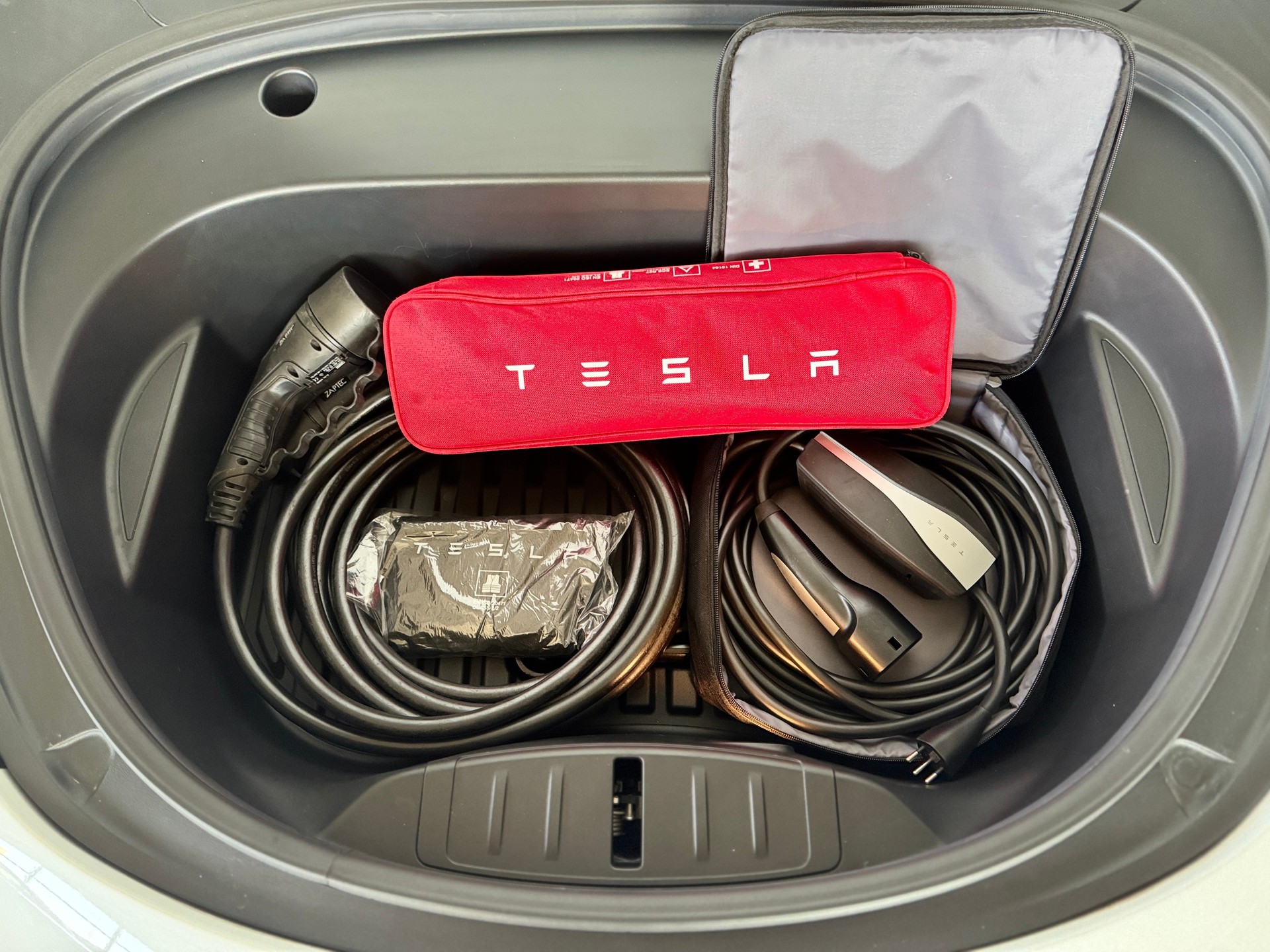 TESLA Model 3 Long Range Dual Motor AWD / AMD Ryzen-image-13