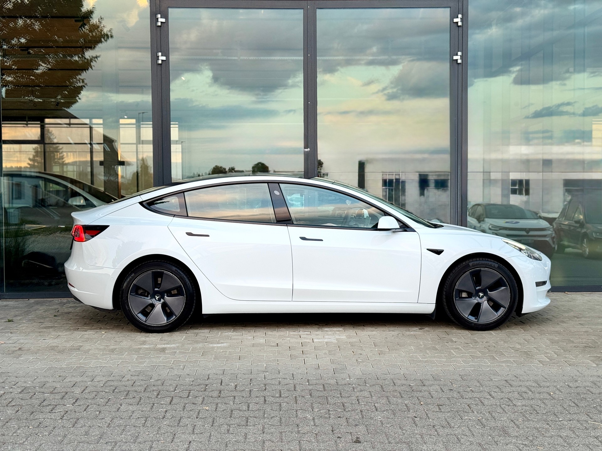 TESLA Model 3 Long Range Dual Motor AWD / AMD Ryzen-image-6