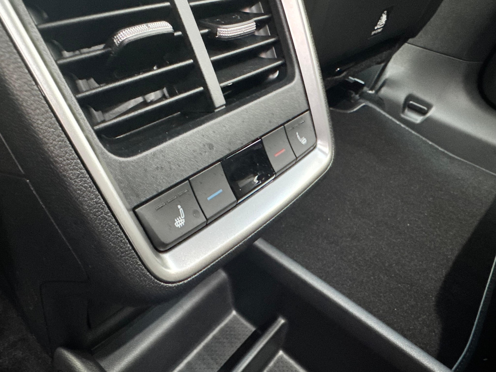 SKODA Elroq 85x Sportline 4x4-image-11