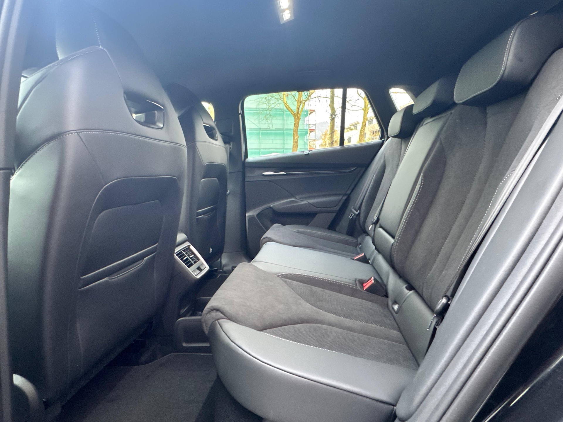 SKODA Elroq 85x Sportline 4x4-image-12