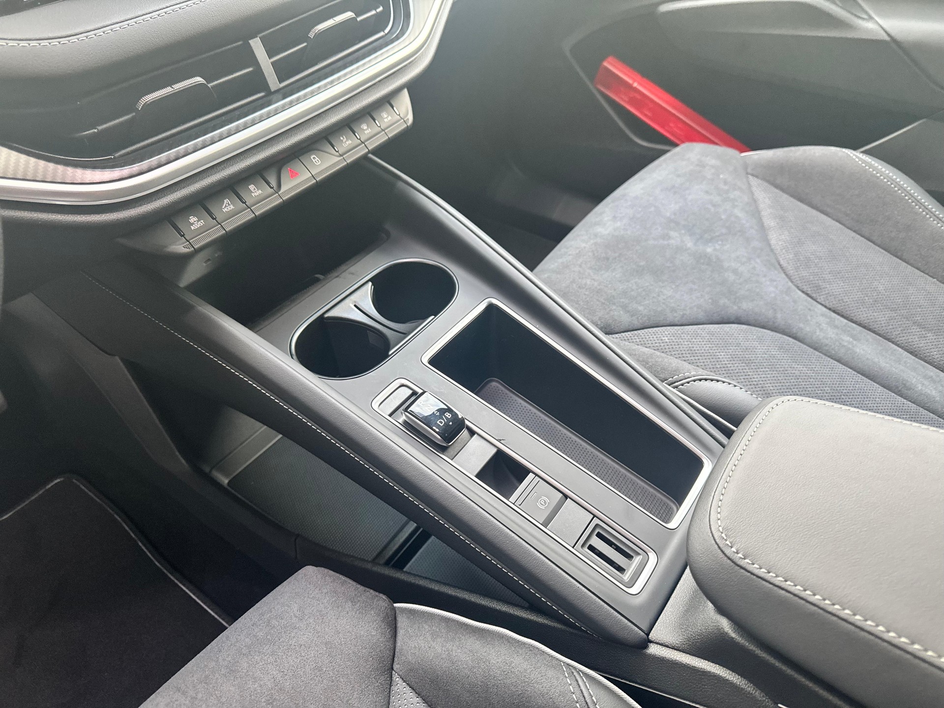 SKODA Elroq 85x Sportline 4x4-image-7
