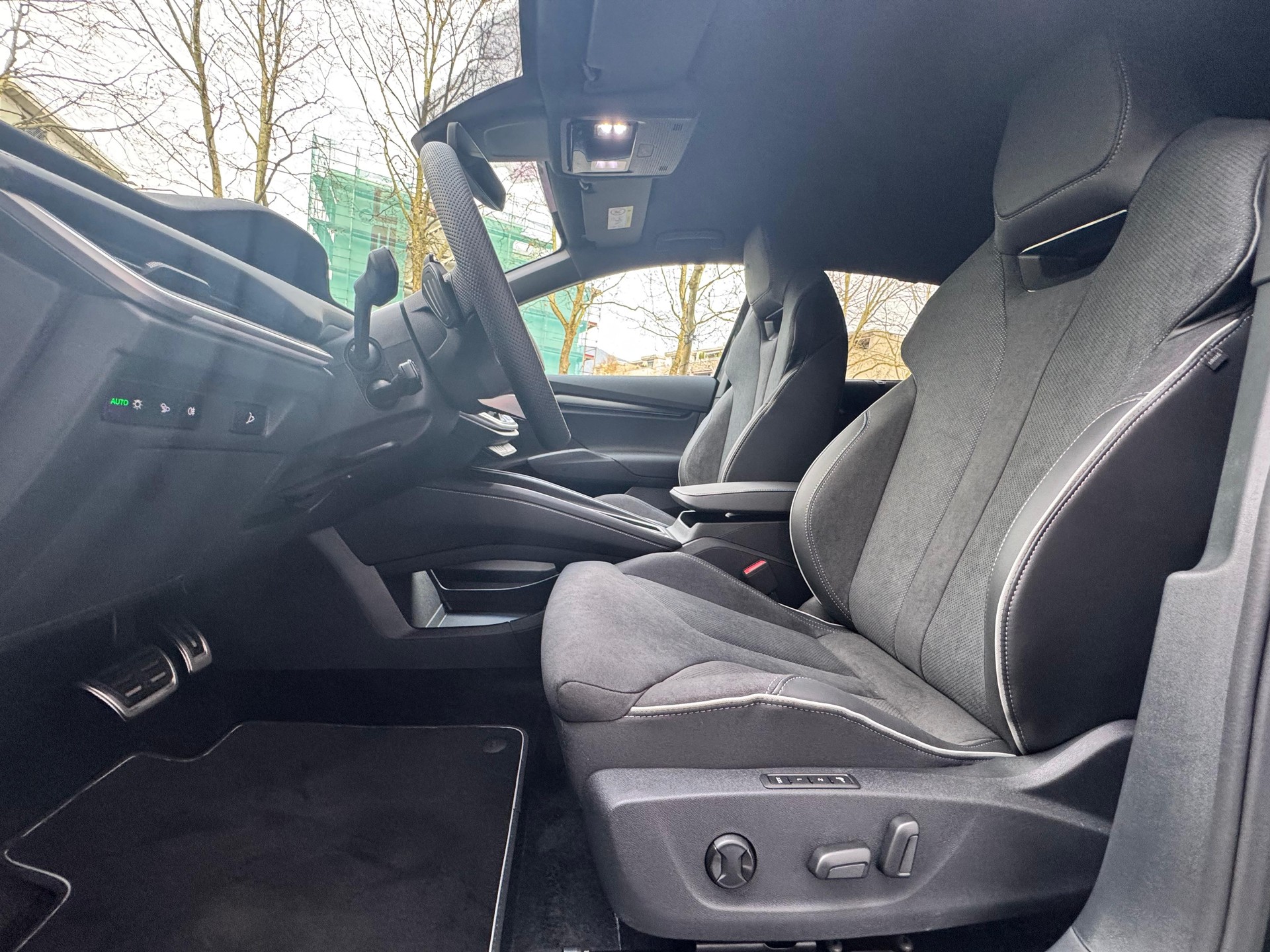 SKODA Elroq 85x Sportline 4x4-image-10