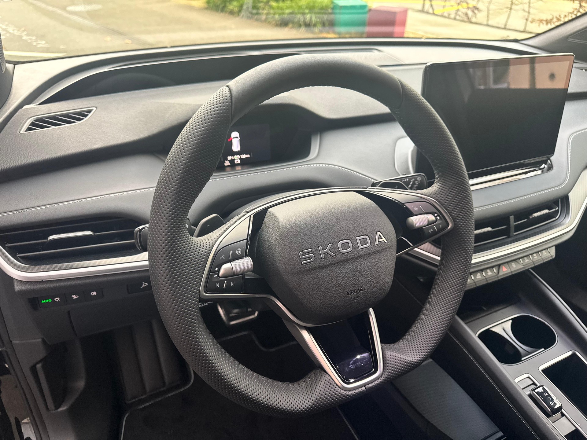 SKODA Elroq 85x Sportline 4x4-image-8