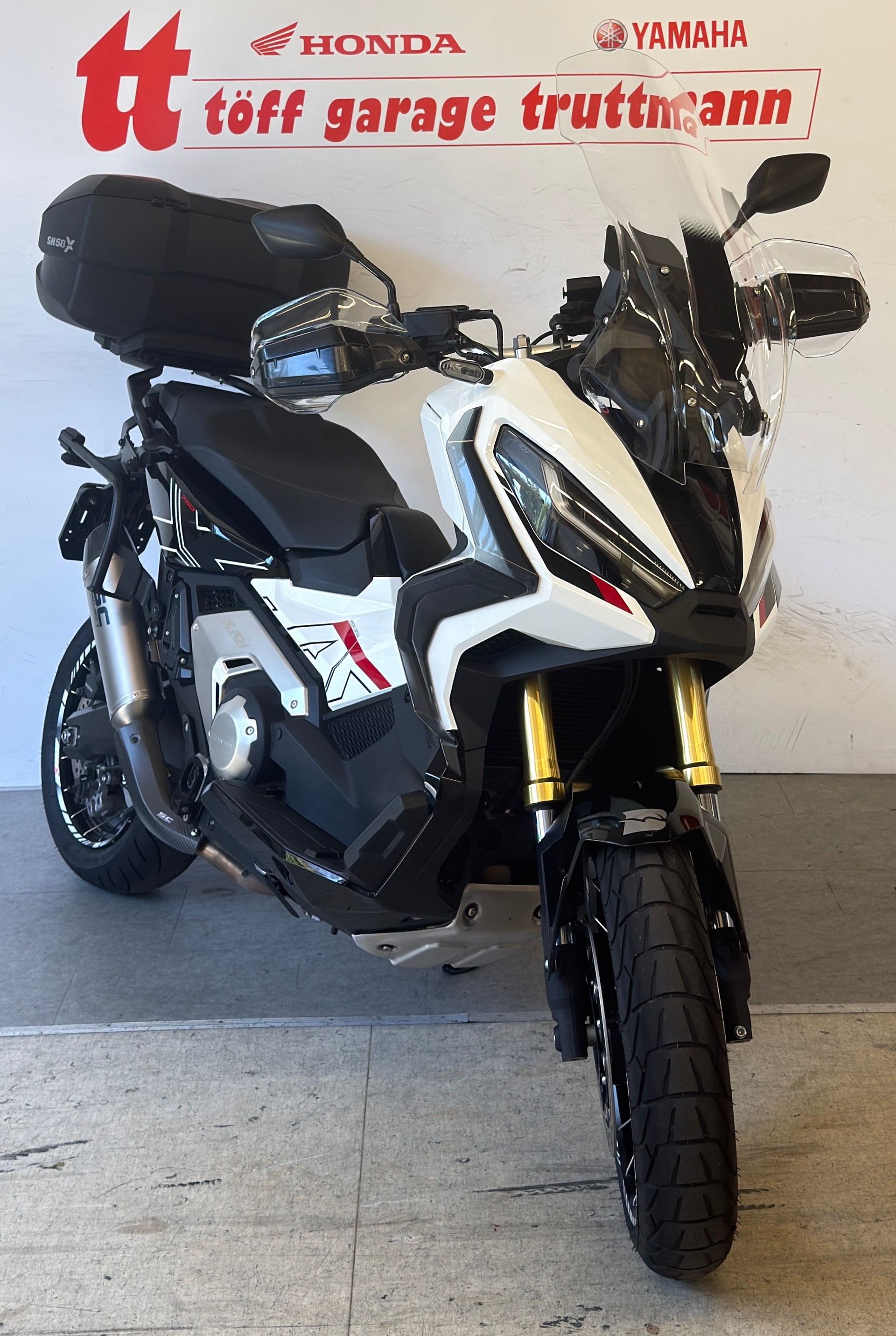 HONDA X-ADV 750-showroom-element-2