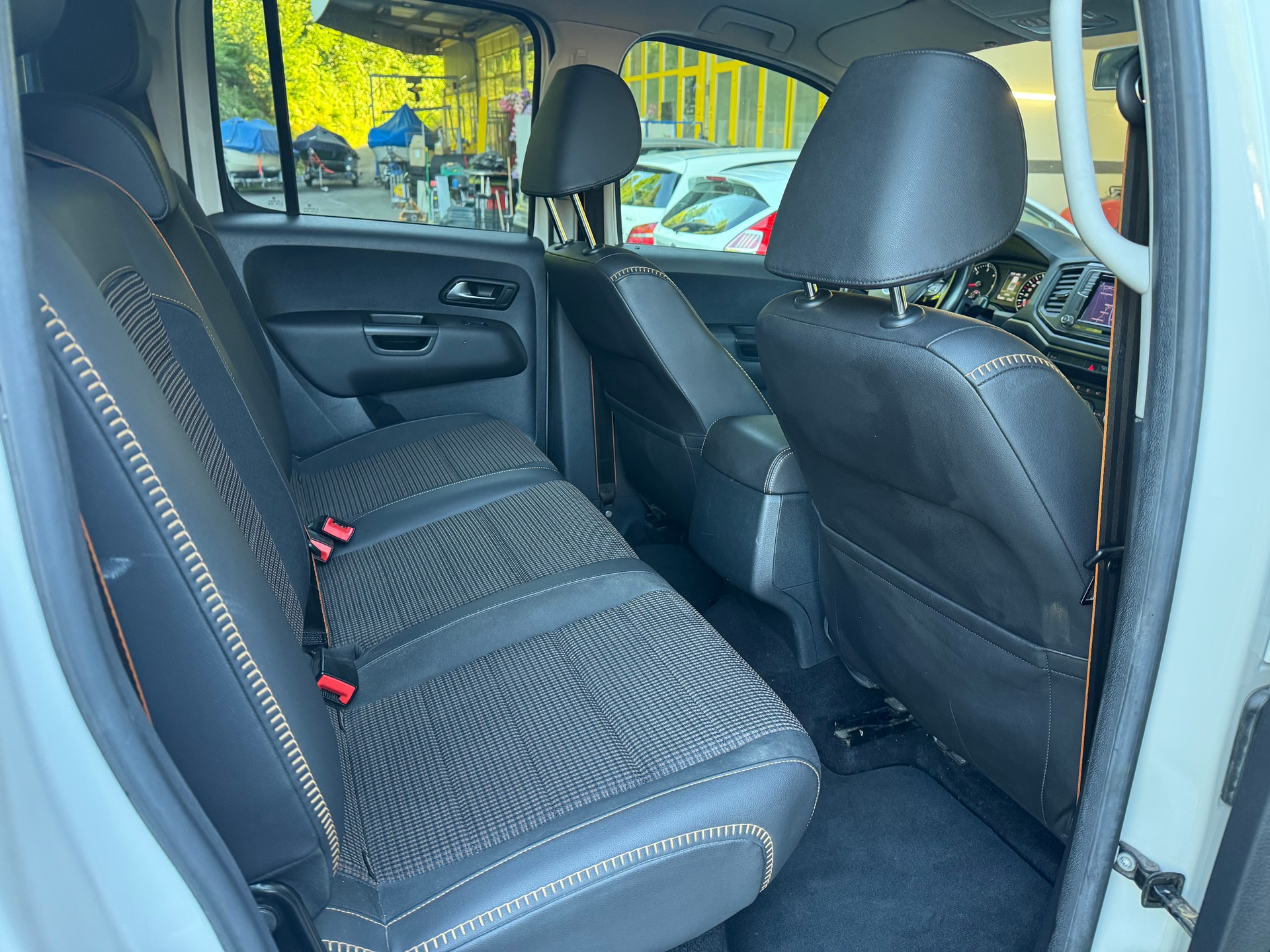 VW Amarok 3.0TDI Highline 4Motion Automatic-image-16