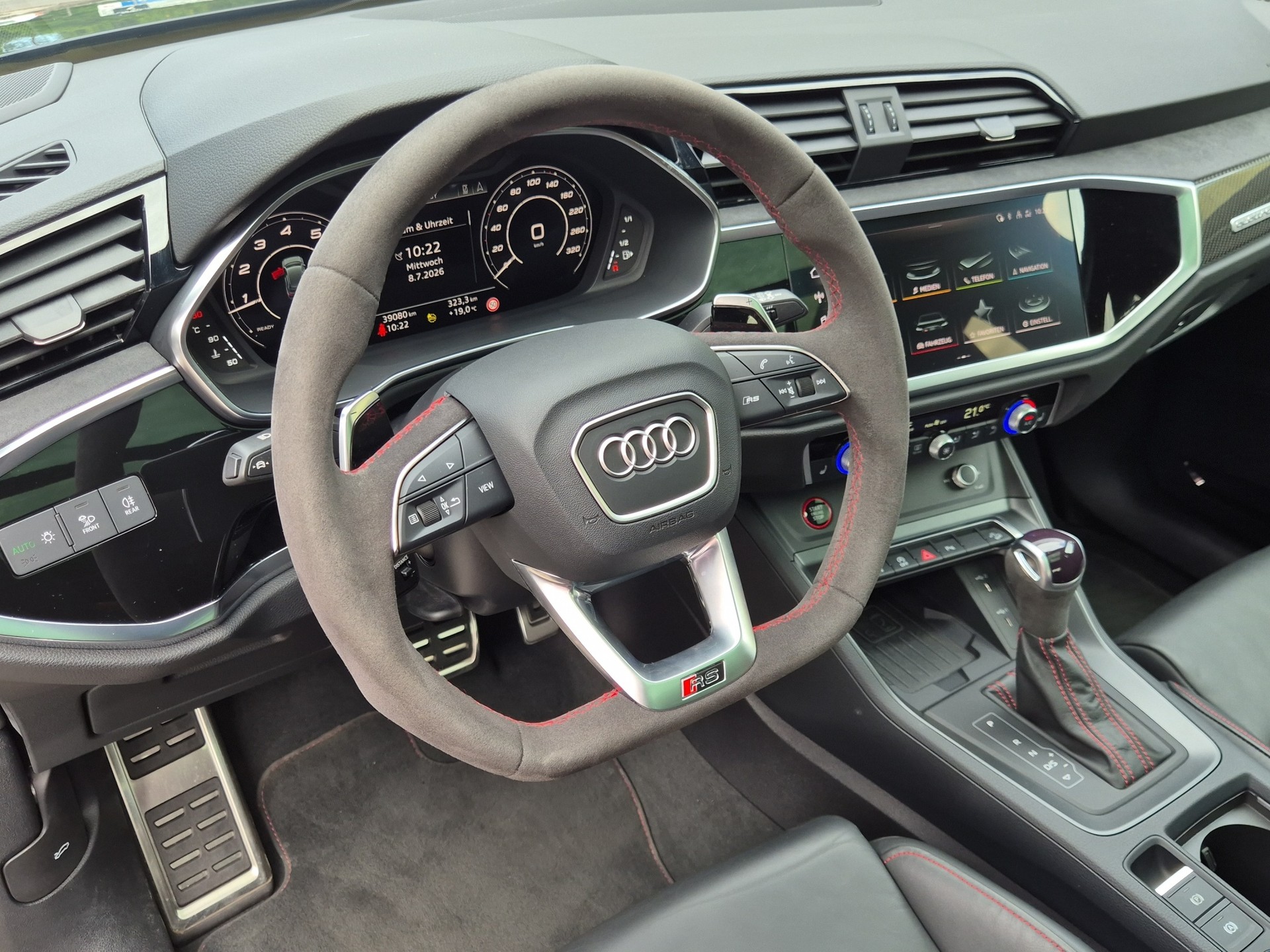 AUDI RS Q3 2.5 TFSI quattro S tronic-image-10