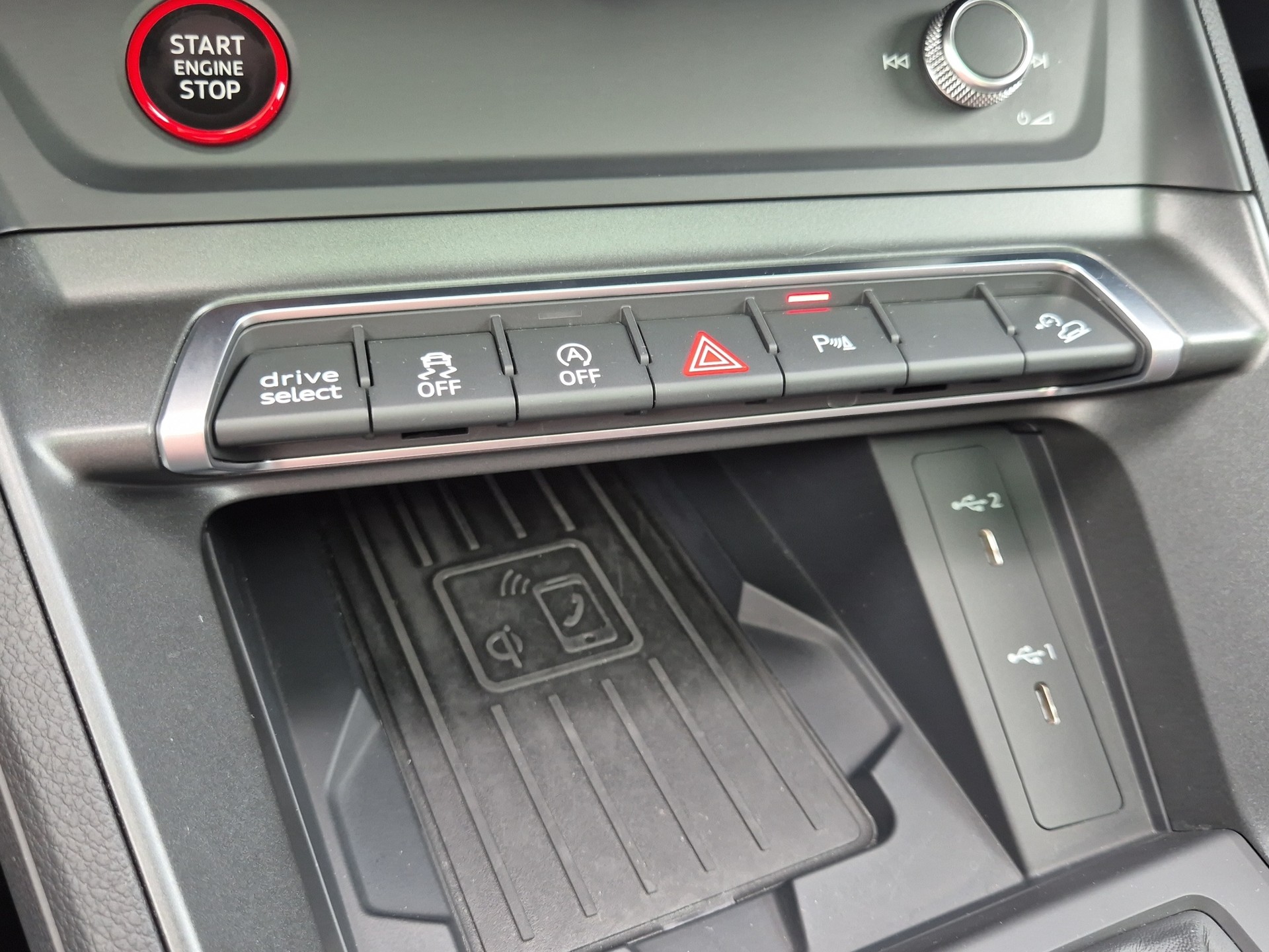 AUDI RS Q3 2.5 TFSI quattro S tronic-image-17