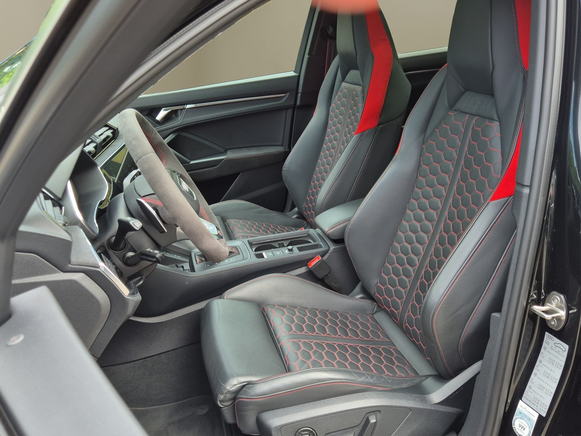 AUDI RS Q3 2.5 TFSI quattro S tronic-image-8
