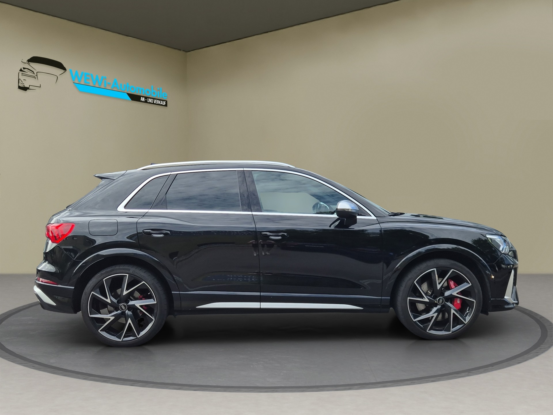 AUDI RS Q3 2.5 TFSI quattro S tronic-image-5