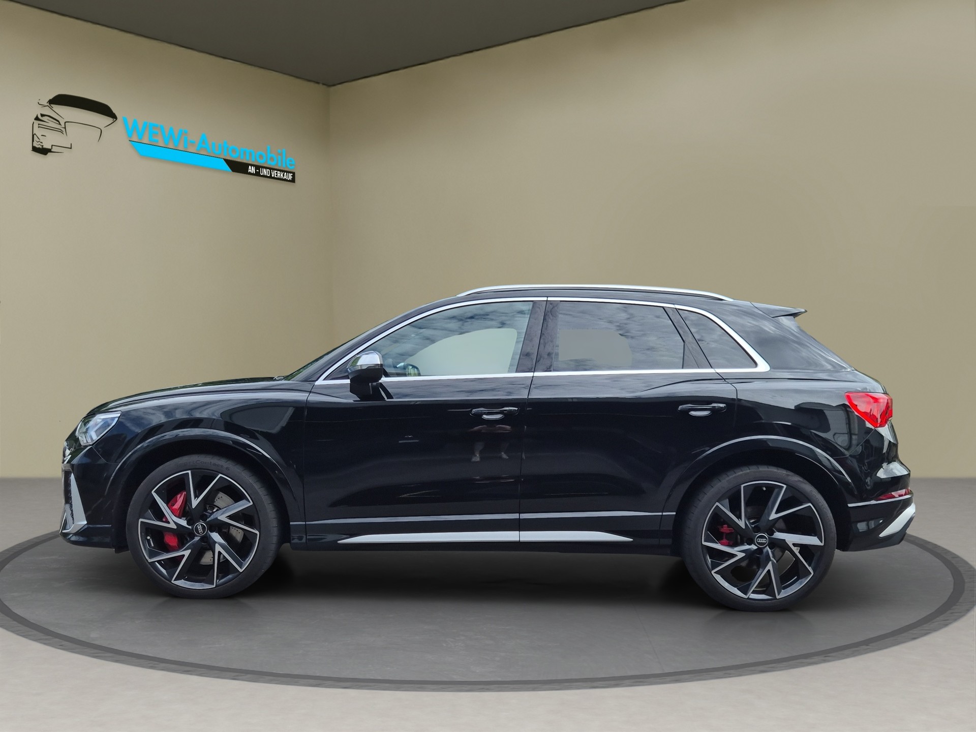 AUDI RS Q3 2.5 TFSI quattro S tronic-showroom-element-1