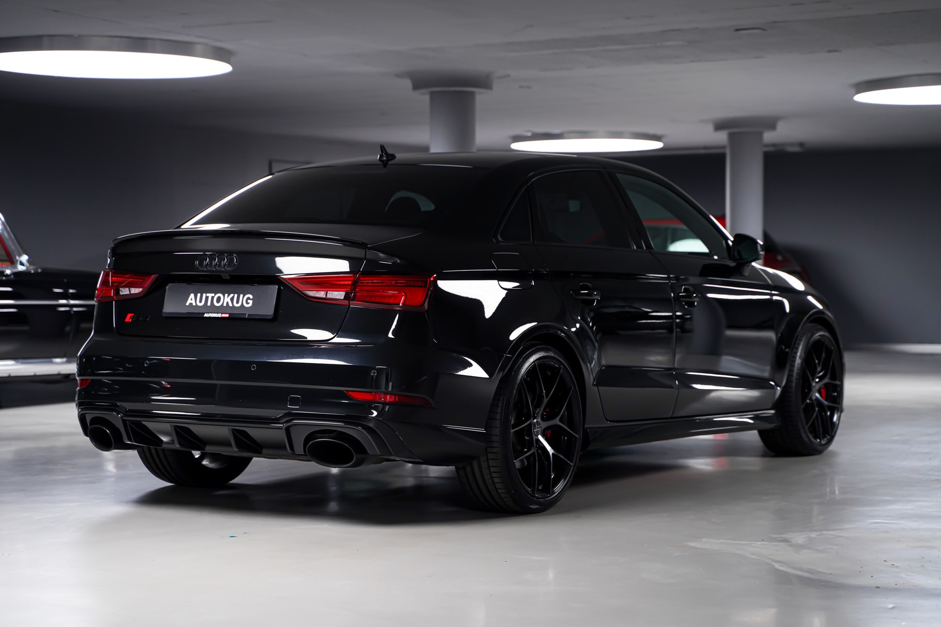 AUDI RS3 Limousine 2.5 TSI quattro S-tronic-image-4