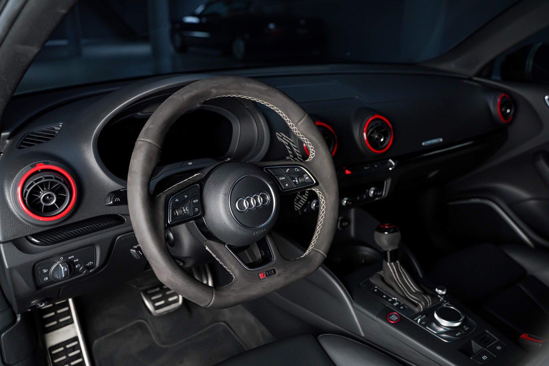 AUDI RS3 Limousine 2.5 TSI quattro S-tronic-image-9