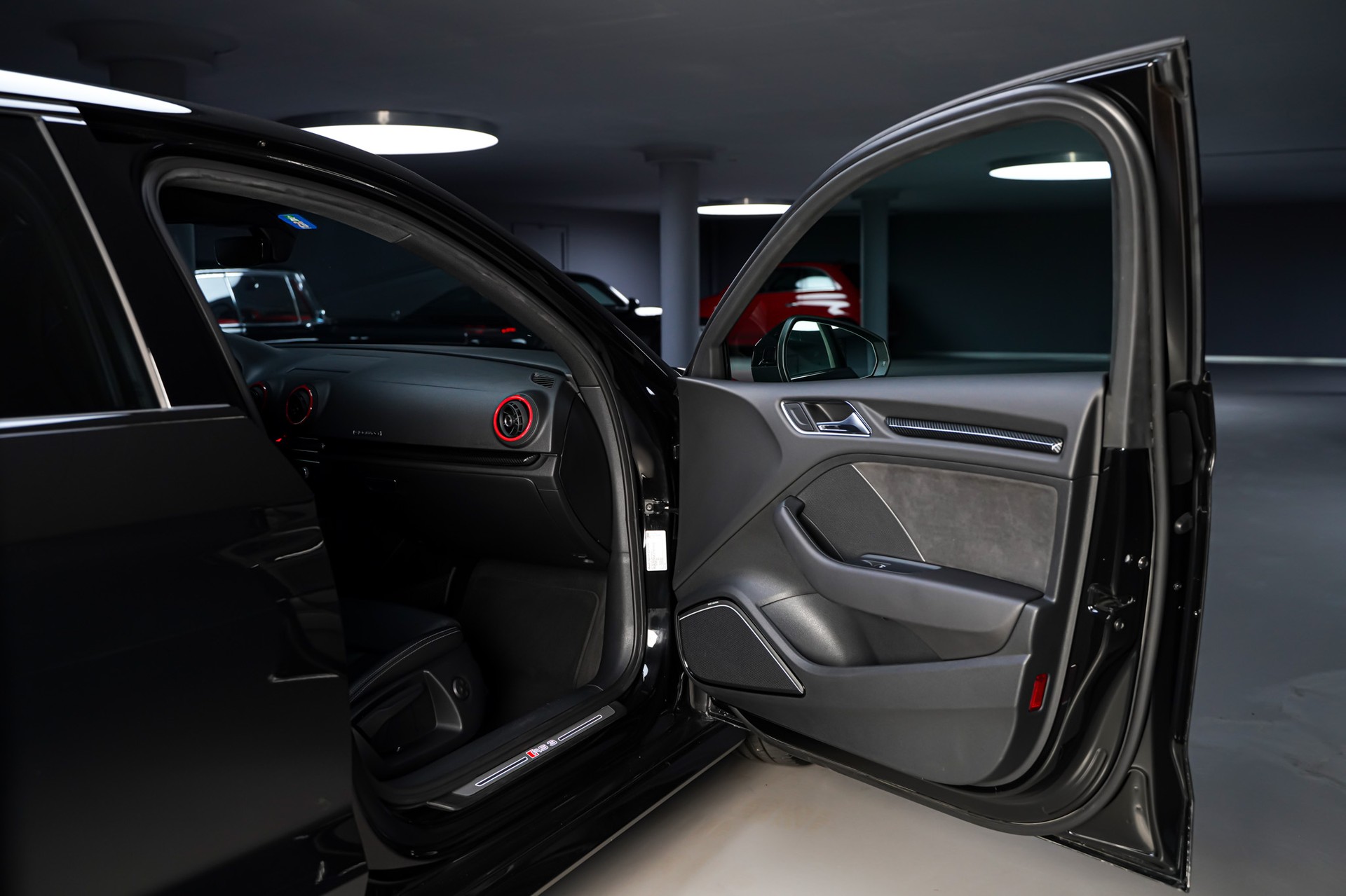 AUDI RS3 Limousine 2.5 TSI quattro S-tronic-image-16