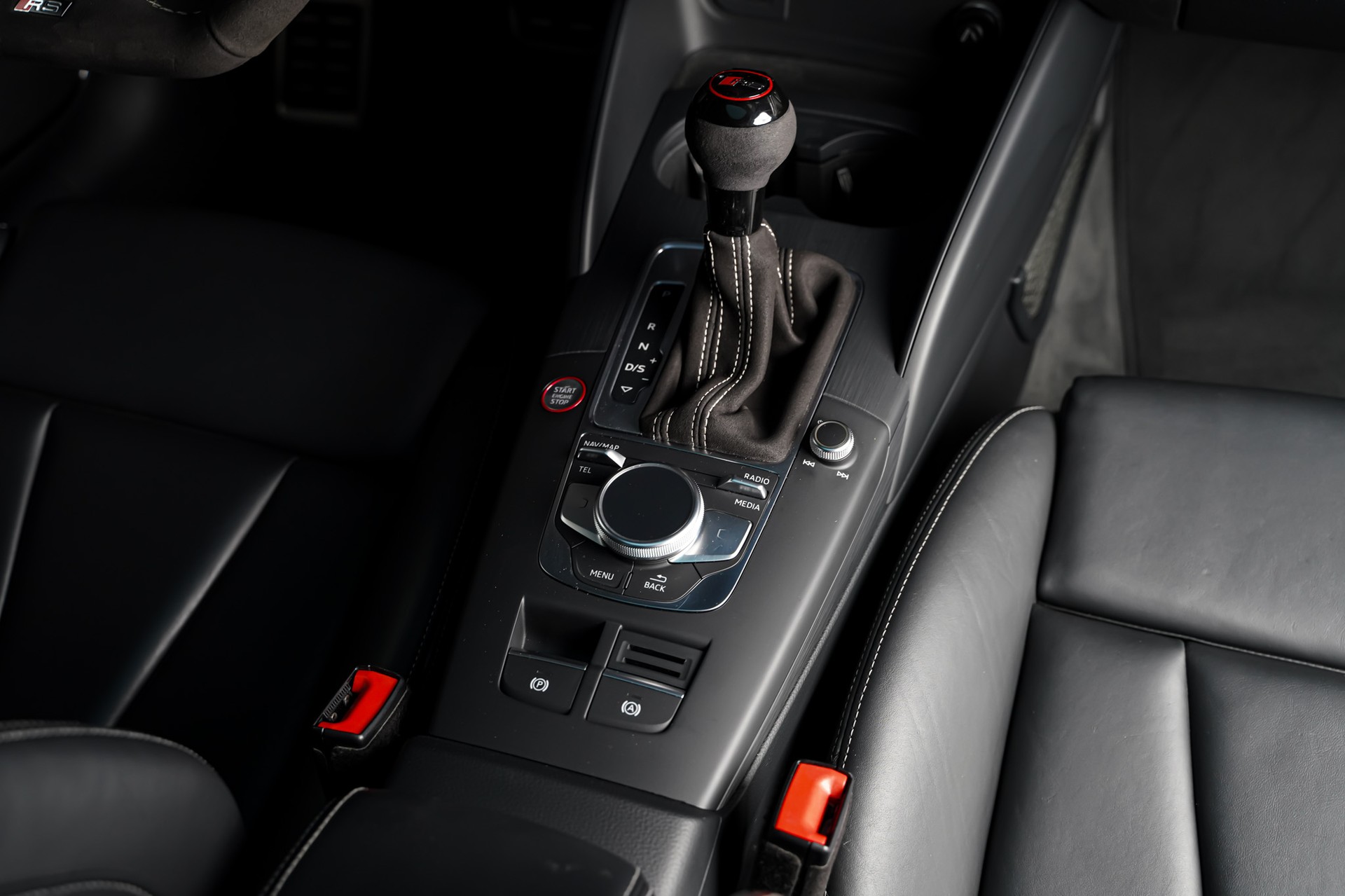 AUDI RS3 Limousine 2.5 TSI quattro S-tronic-image-22