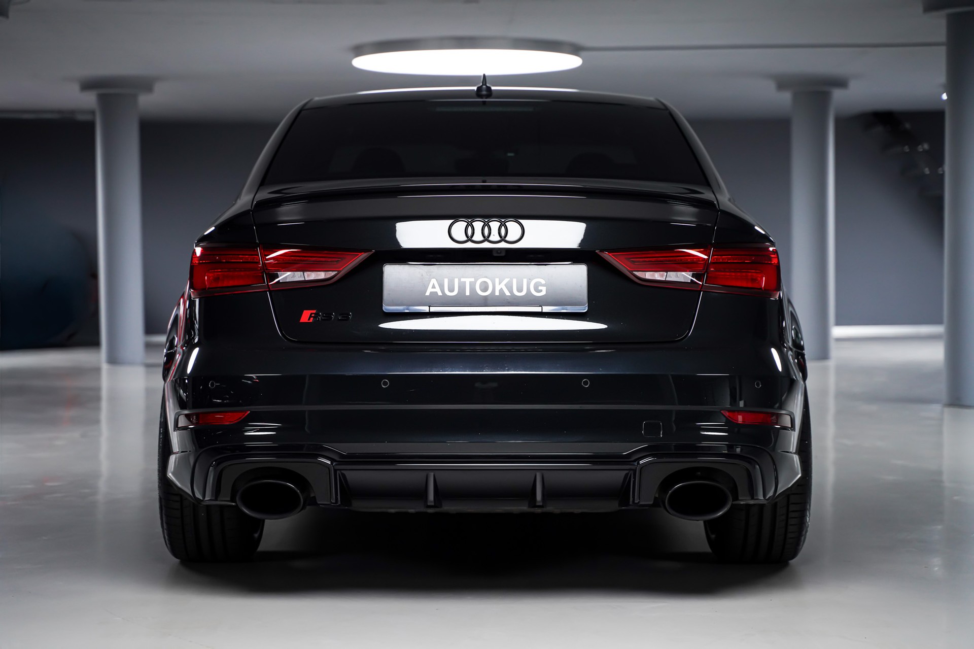 AUDI RS3 Limousine 2.5 TSI quattro S-tronic-image-5