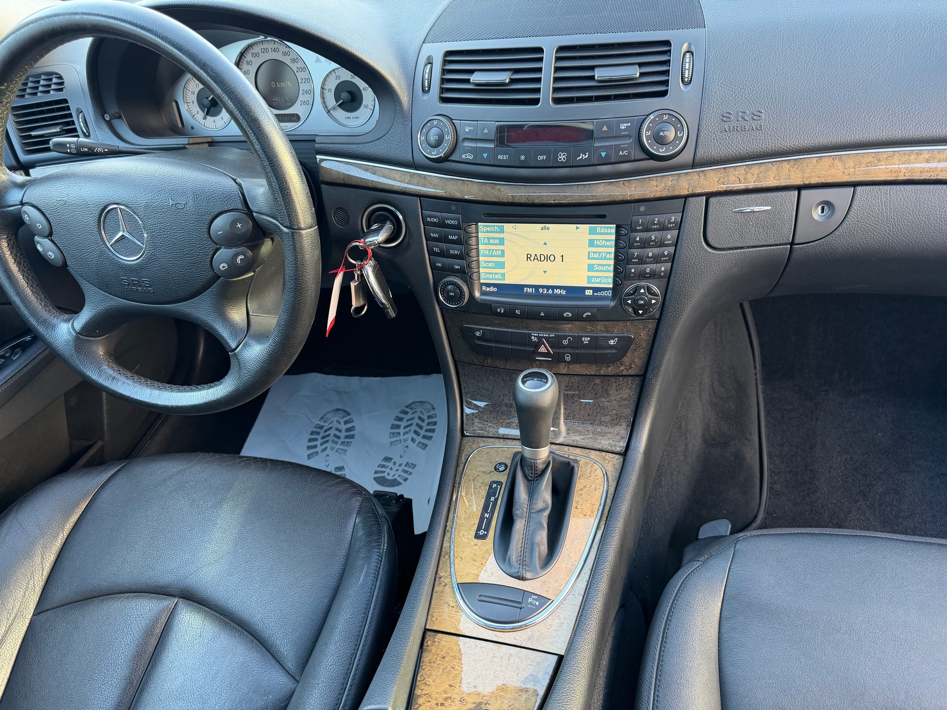 MERCEDES-BENZ E 280 CDI Avantgarde 4Matic Automatic-image-16