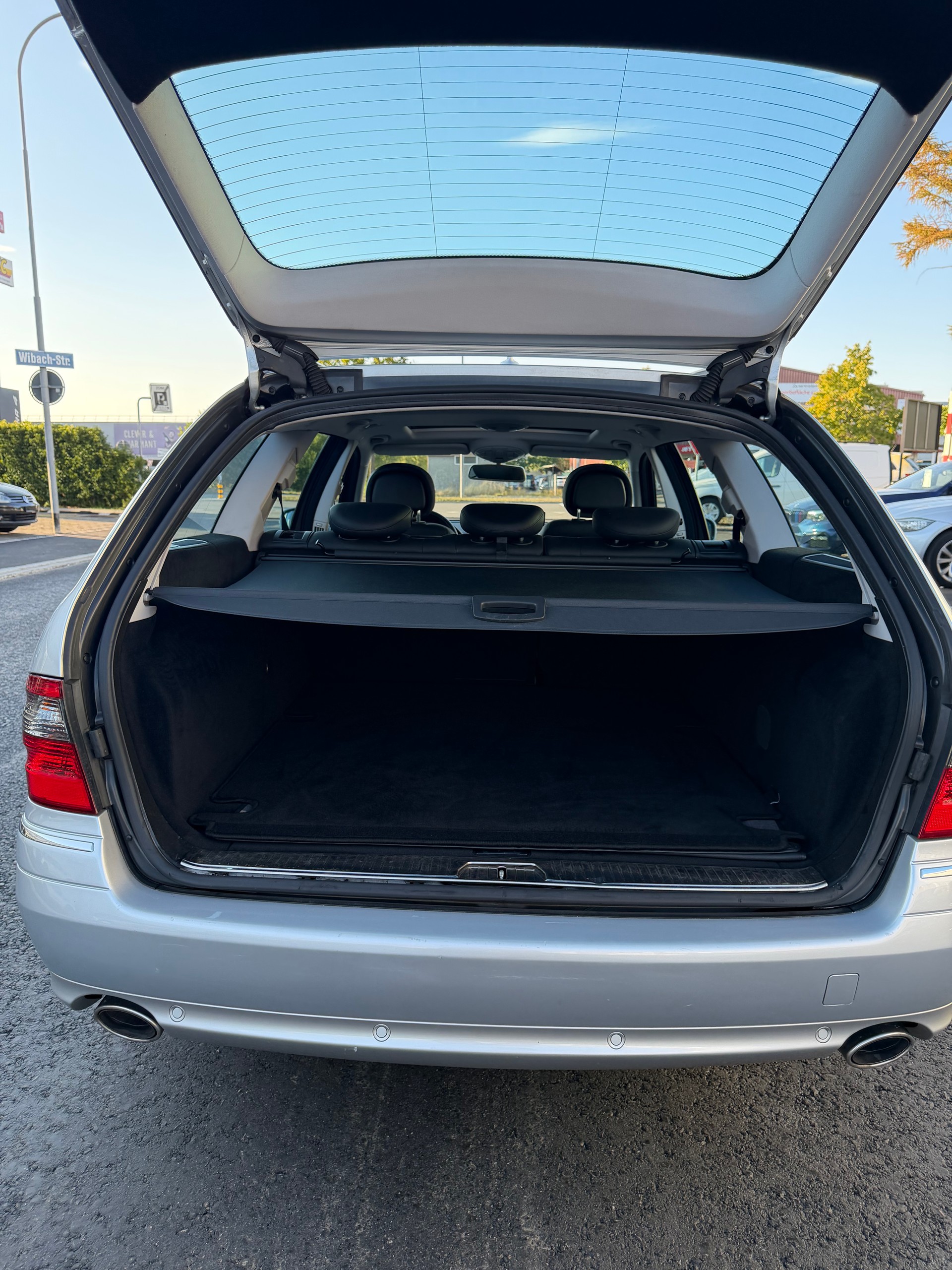 MERCEDES-BENZ E 280 CDI Avantgarde 4Matic Automatic-image-12