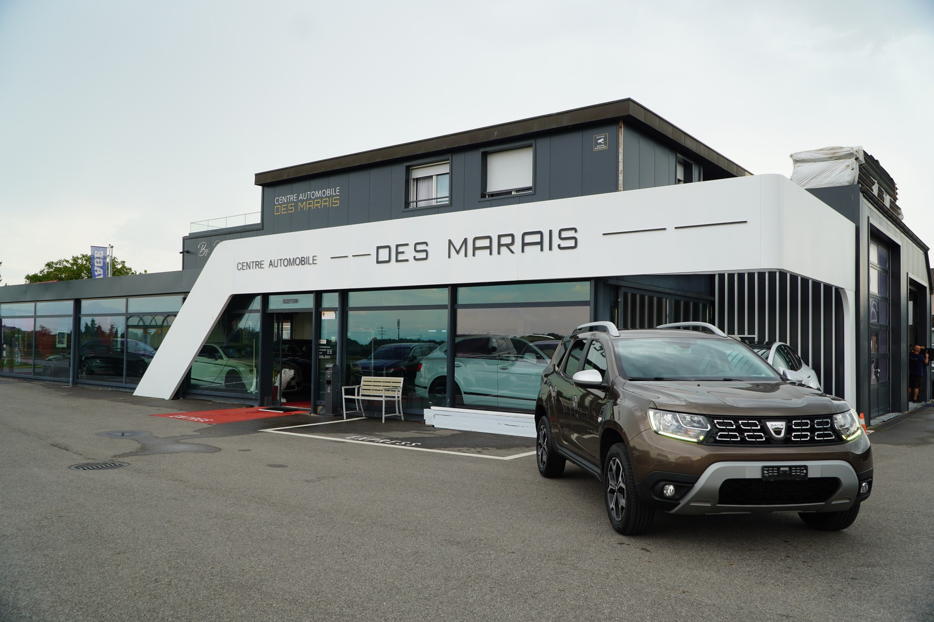 DACIA Duster TCe 125 Prestige 4x4-image-2