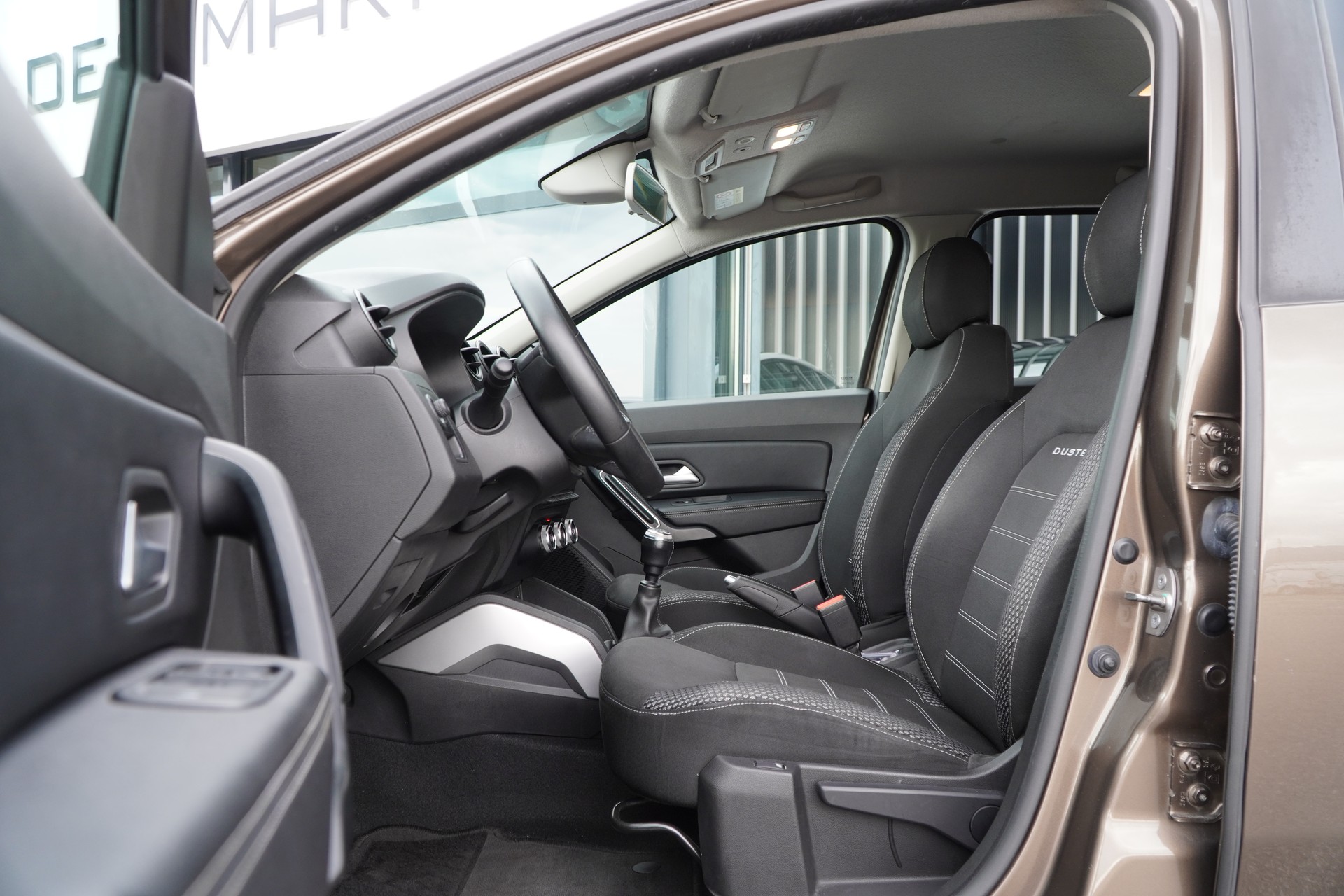 DACIA Duster TCe 125 Prestige 4x4-image-8