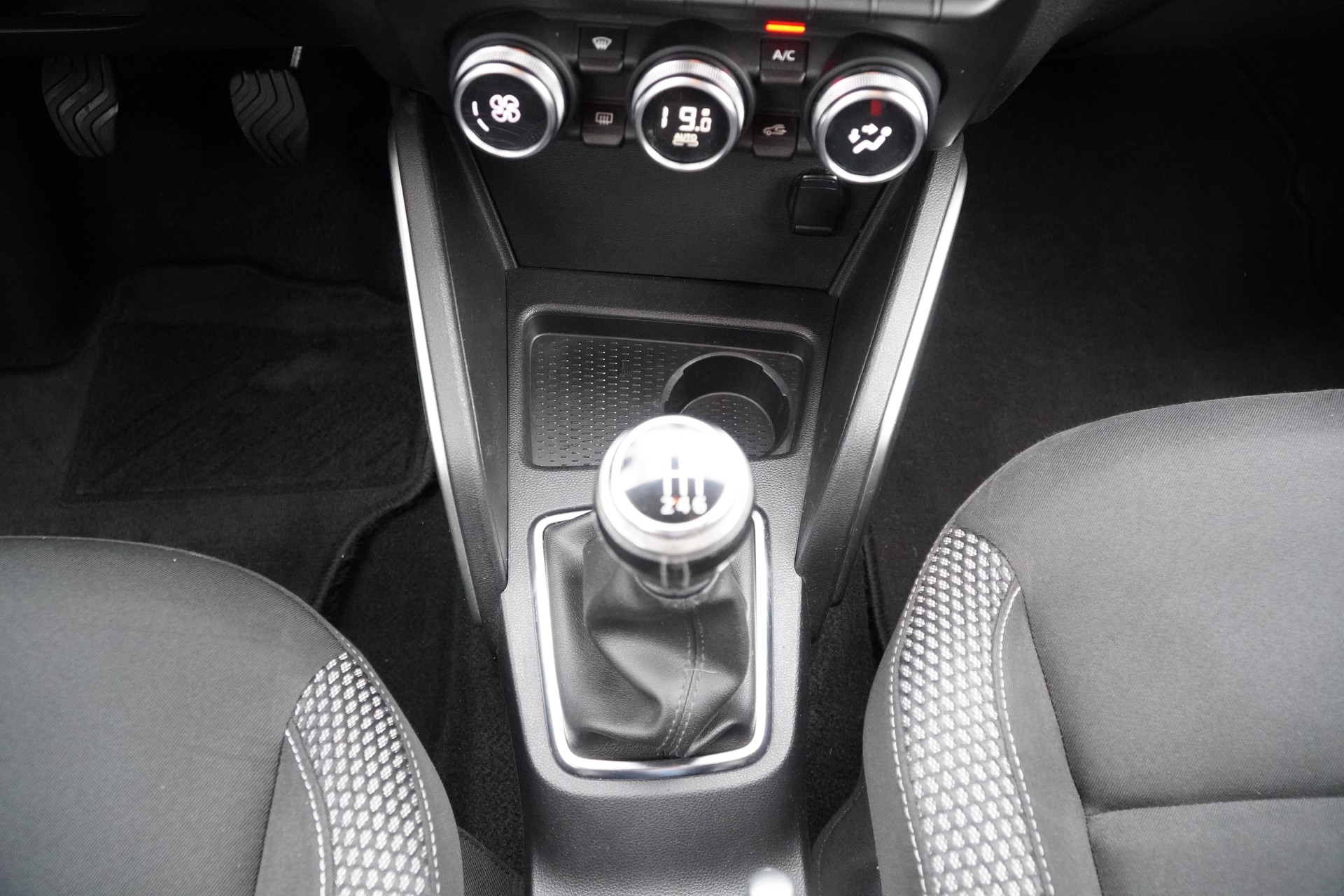 DACIA Duster TCe 125 Prestige 4x4-image-19