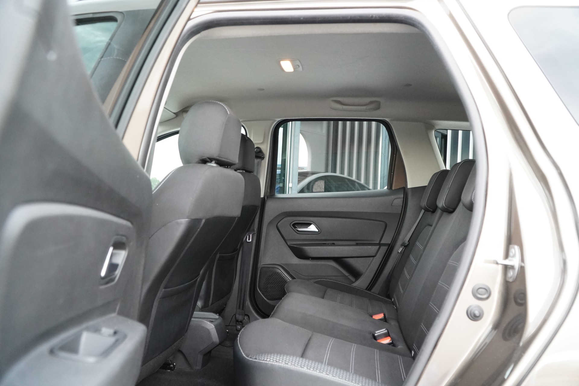 DACIA Duster TCe 125 Prestige 4x4-image-9