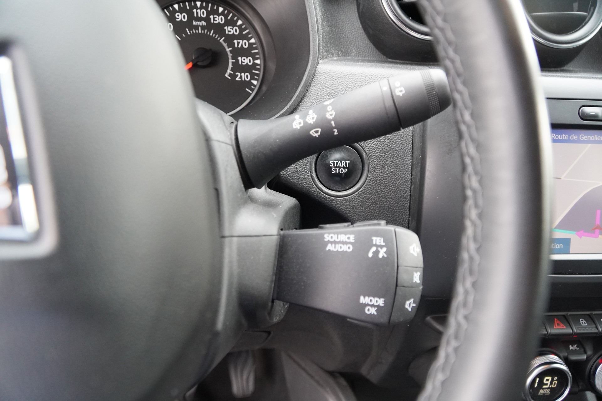 DACIA Duster TCe 125 Prestige 4x4-image-25