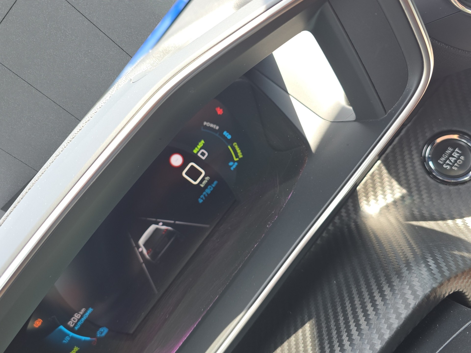 PEUGEOT 2008 e-GT-image-11