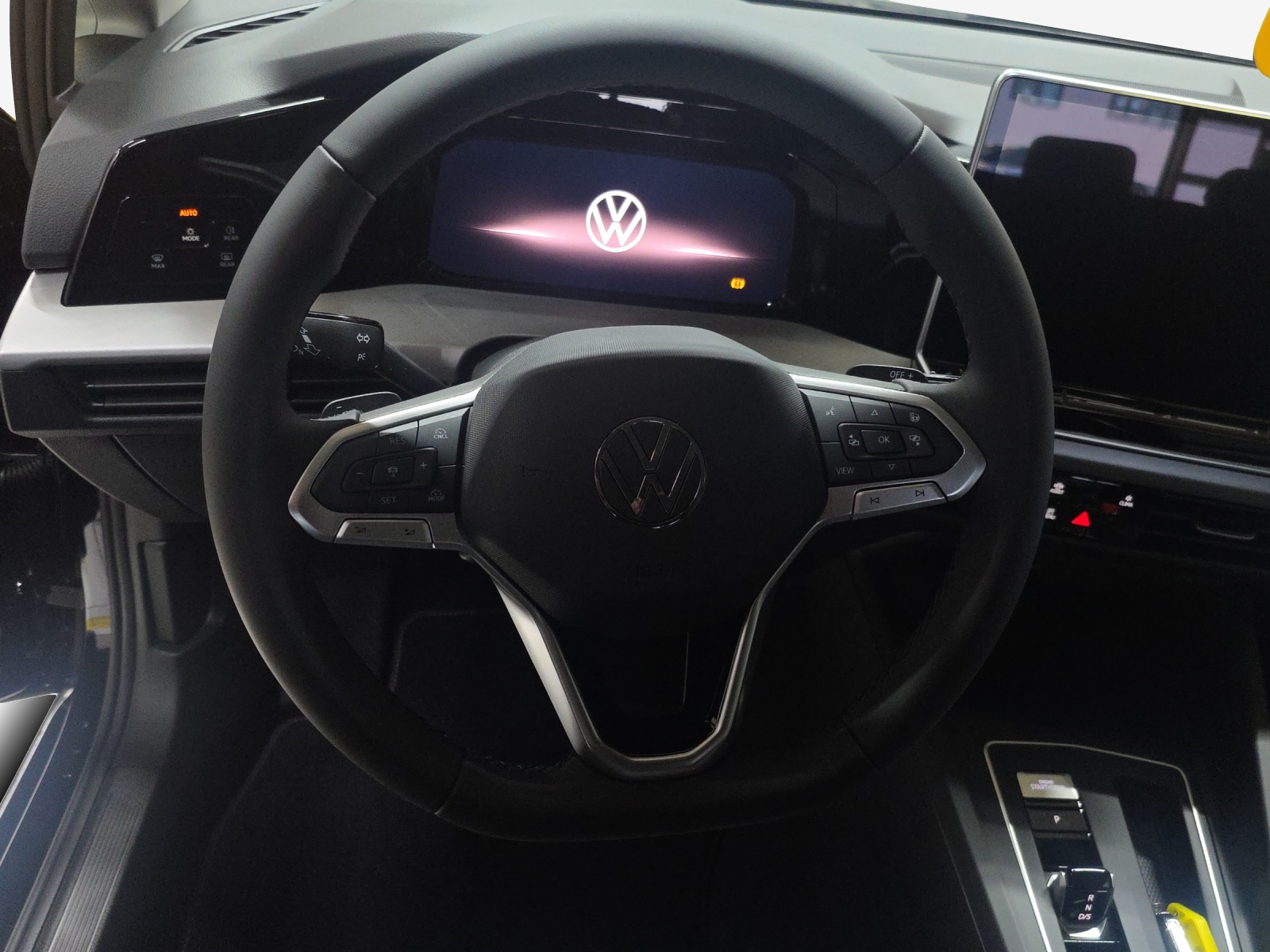 VW Golf 1.5 e TSI mHEV Value DSG-image-9