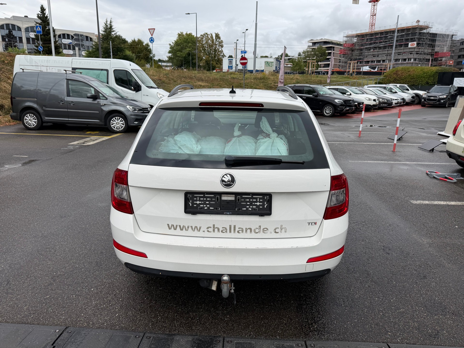 SKODA Octavia Combi 2.0 TDI Ambition DSG-image-4