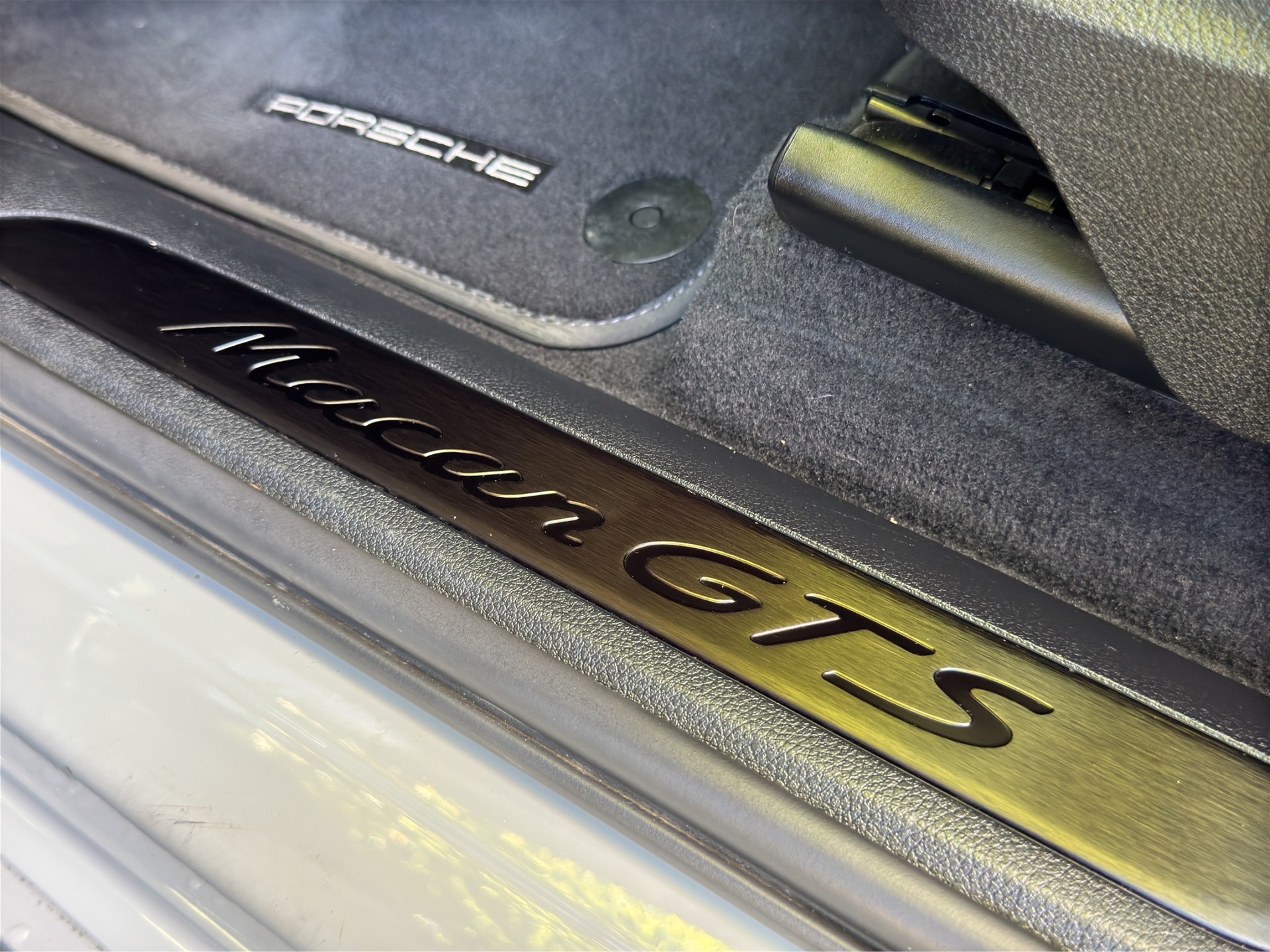 PORSCHE Macan GTS PDK-image-25
