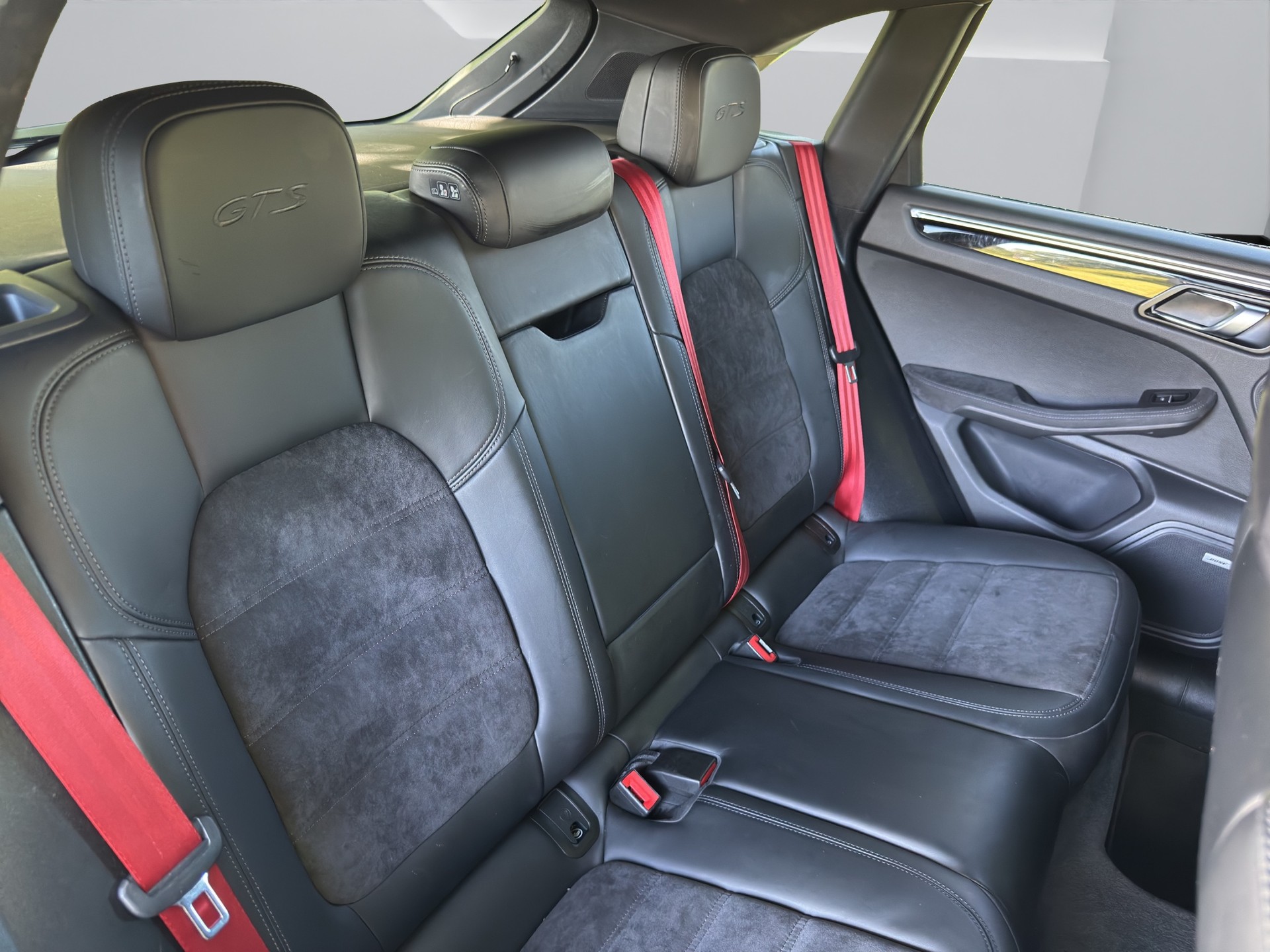 PORSCHE Macan GTS PDK-image-16