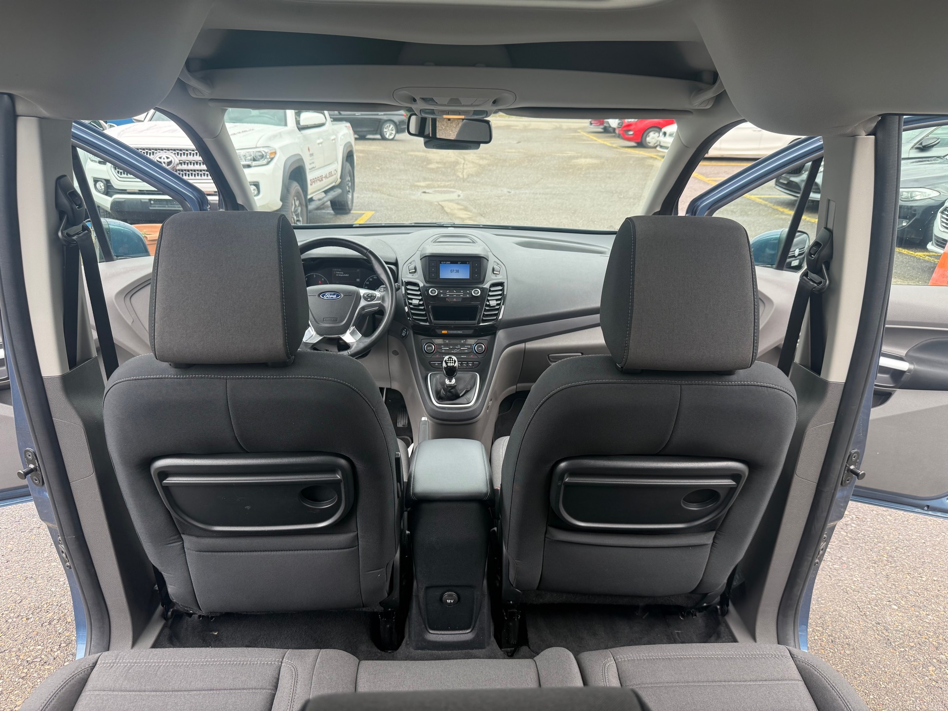 FORD Grand Tourneo Connect 1.5 EcoBlue Titanium-image-4