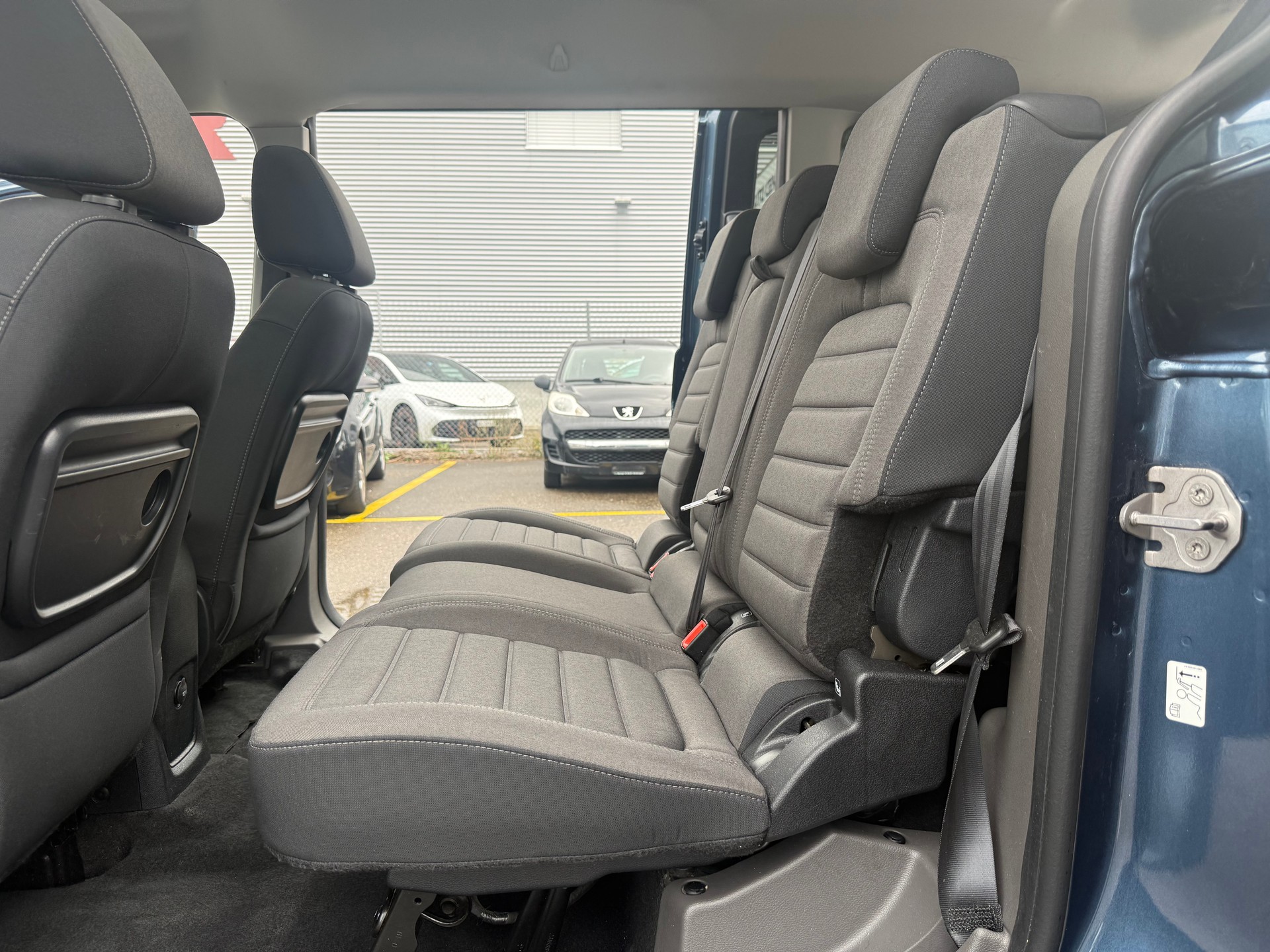 FORD Grand Tourneo Connect 1.5 EcoBlue Titanium-image-9