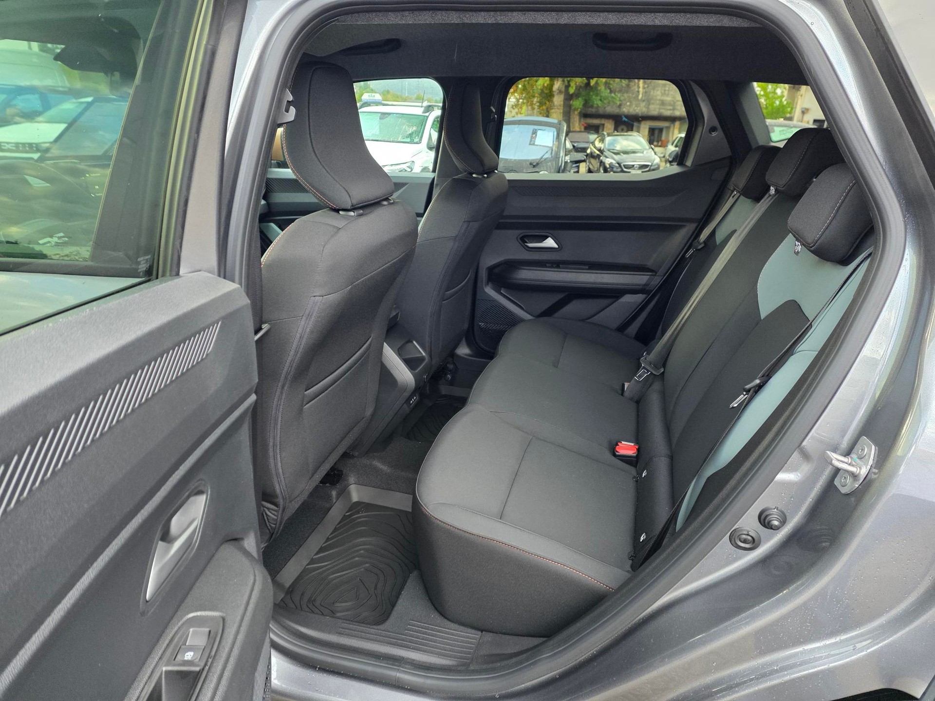 DACIA Duster 1.8 Hybrid Extreme-image-6