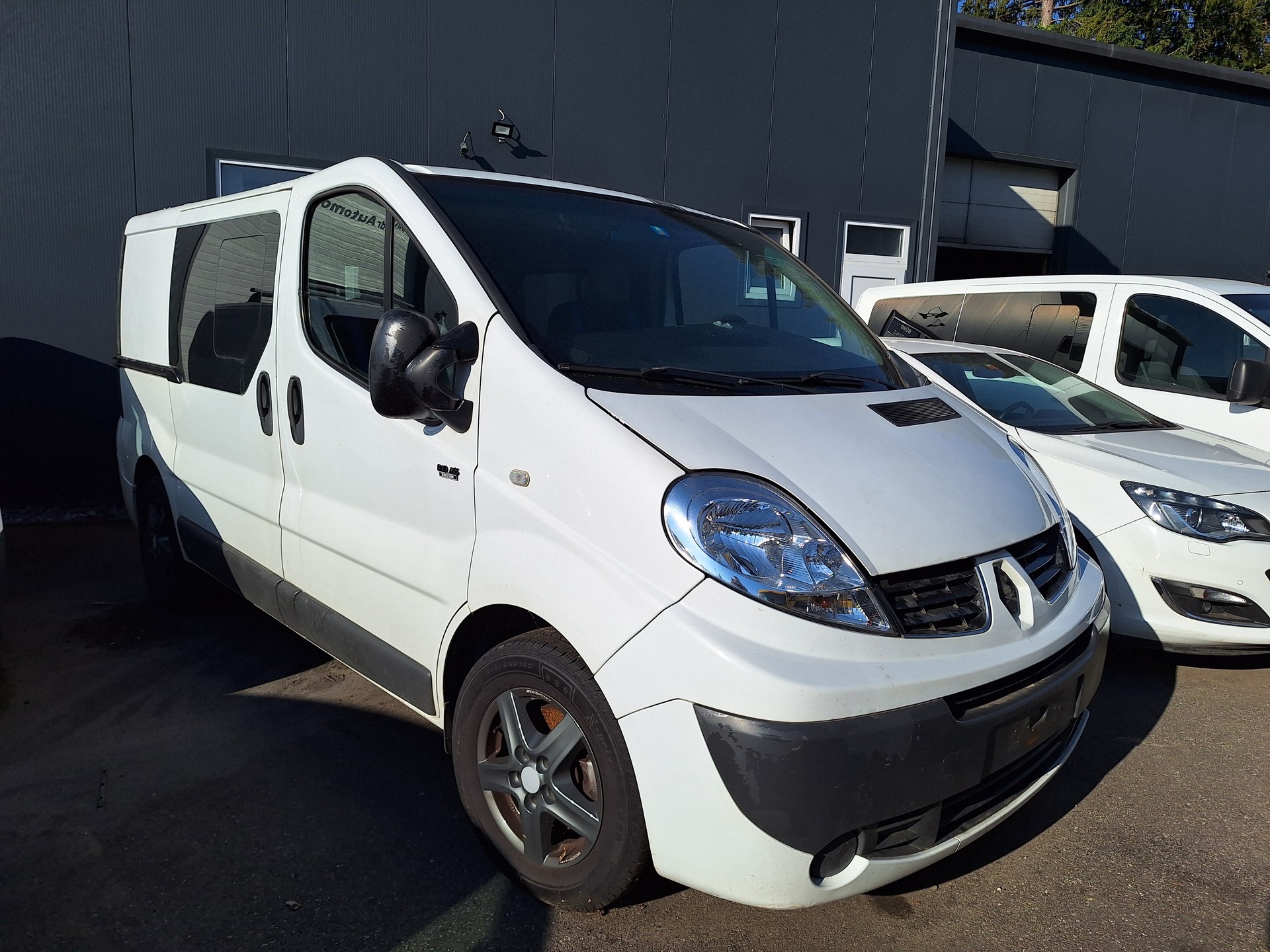 RENAULT Trafic 2.0 dCi 115 2.7t L1H1 Authentique-image-0