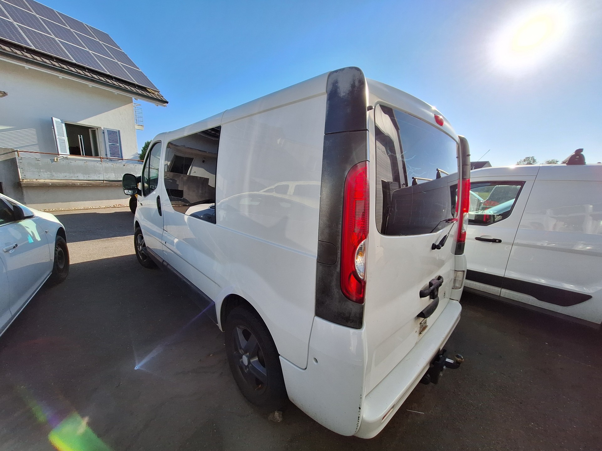 RENAULT Trafic 2.0 dCi 115 2.7t L1H1 Authentique-image-5