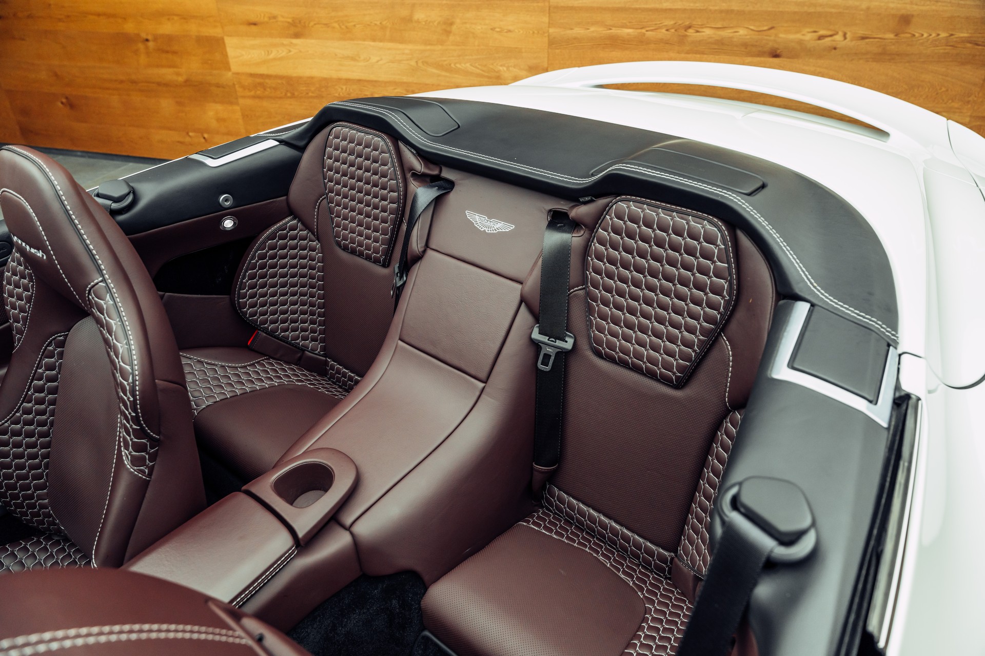 ASTON MARTIN Vanquish Volante V12 5.9 Touchtronic 3-image-7
