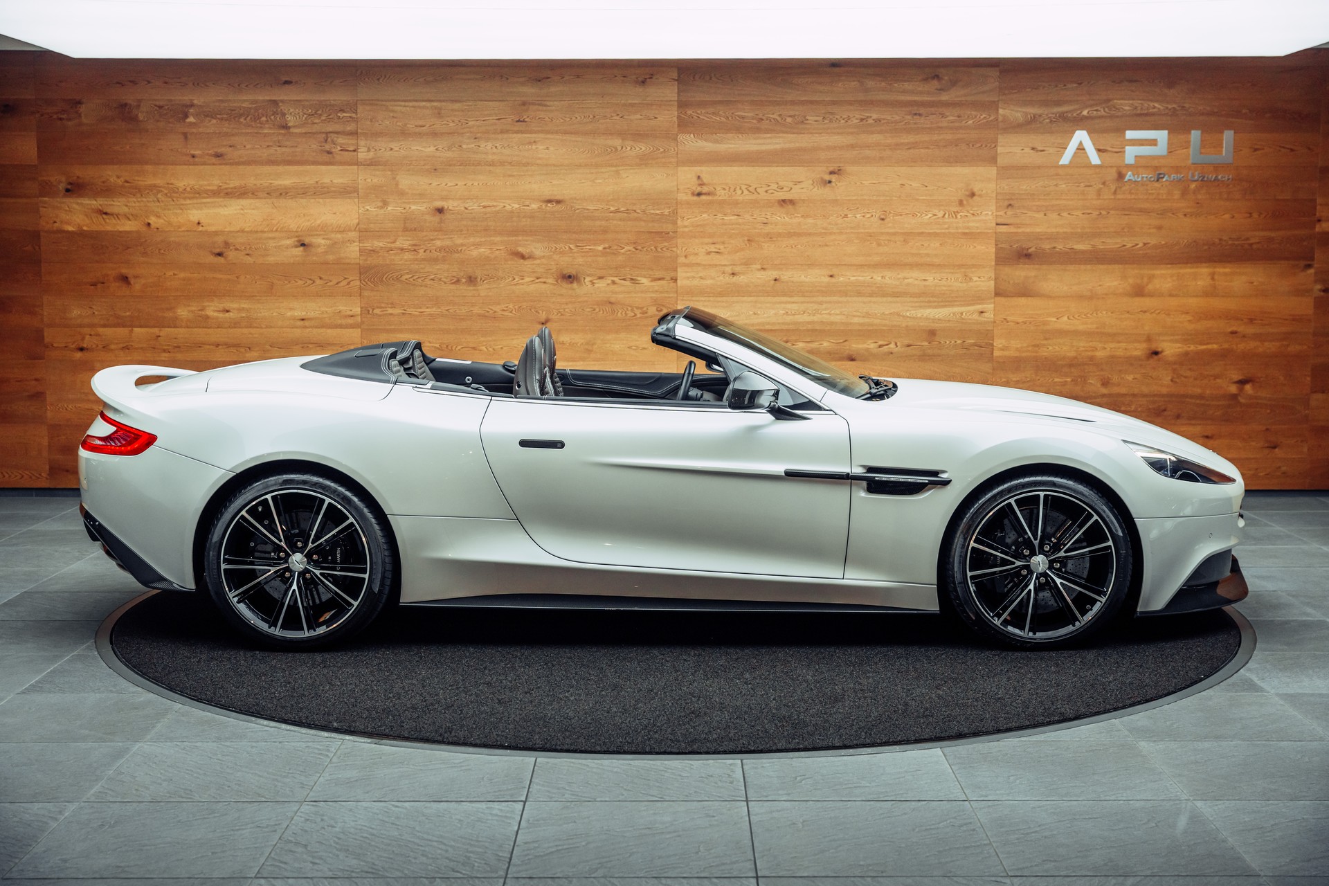 ASTON MARTIN Vanquish Volante V12 5.9 Touchtronic 3-image-9