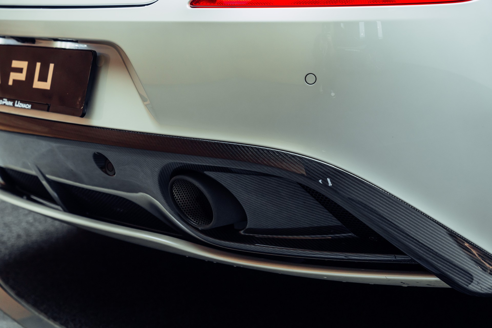 ASTON MARTIN Vanquish Volante V12 5.9 Touchtronic 3-image-25