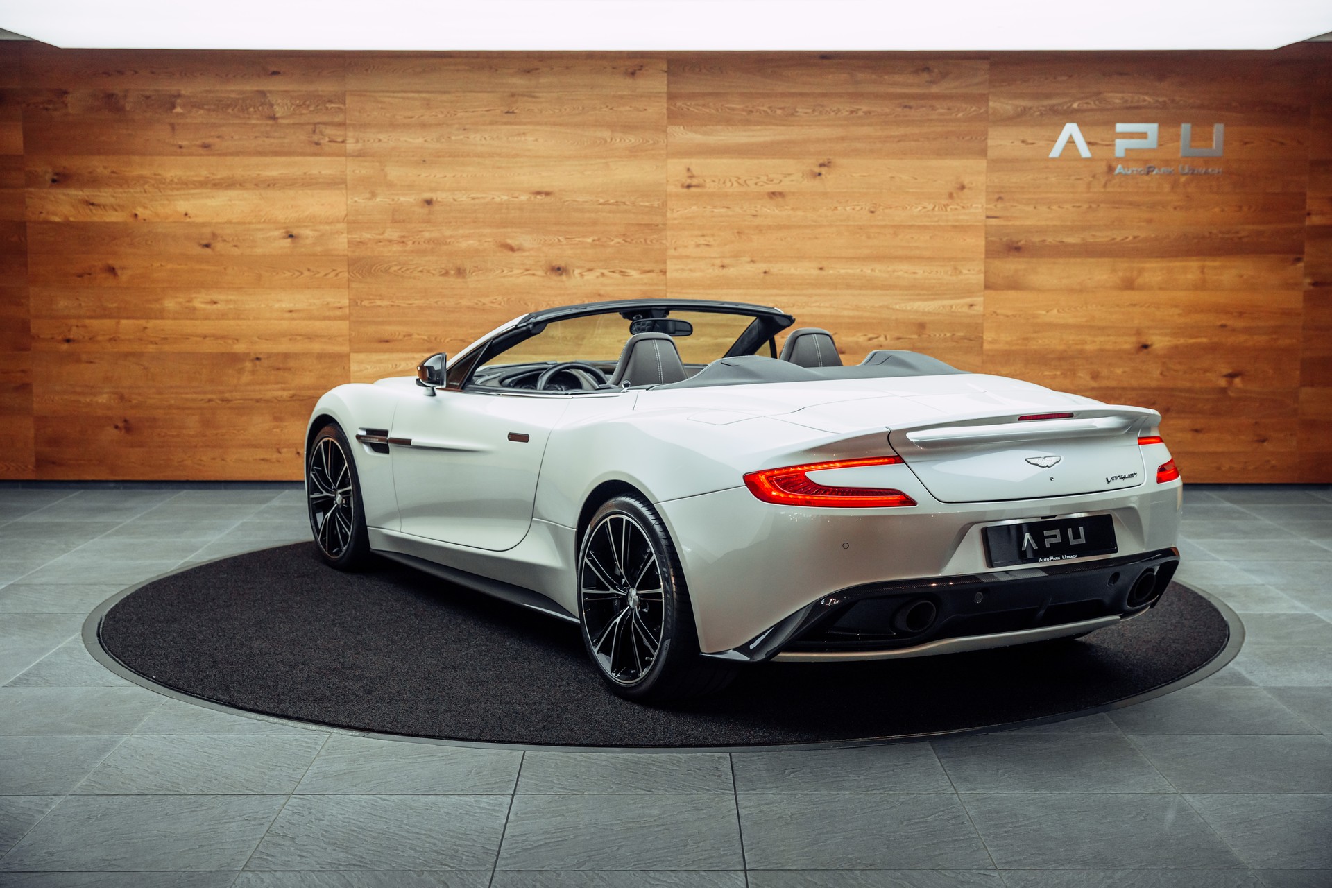 ASTON MARTIN Vanquish Volante V12 5.9 Touchtronic 3-image-2
