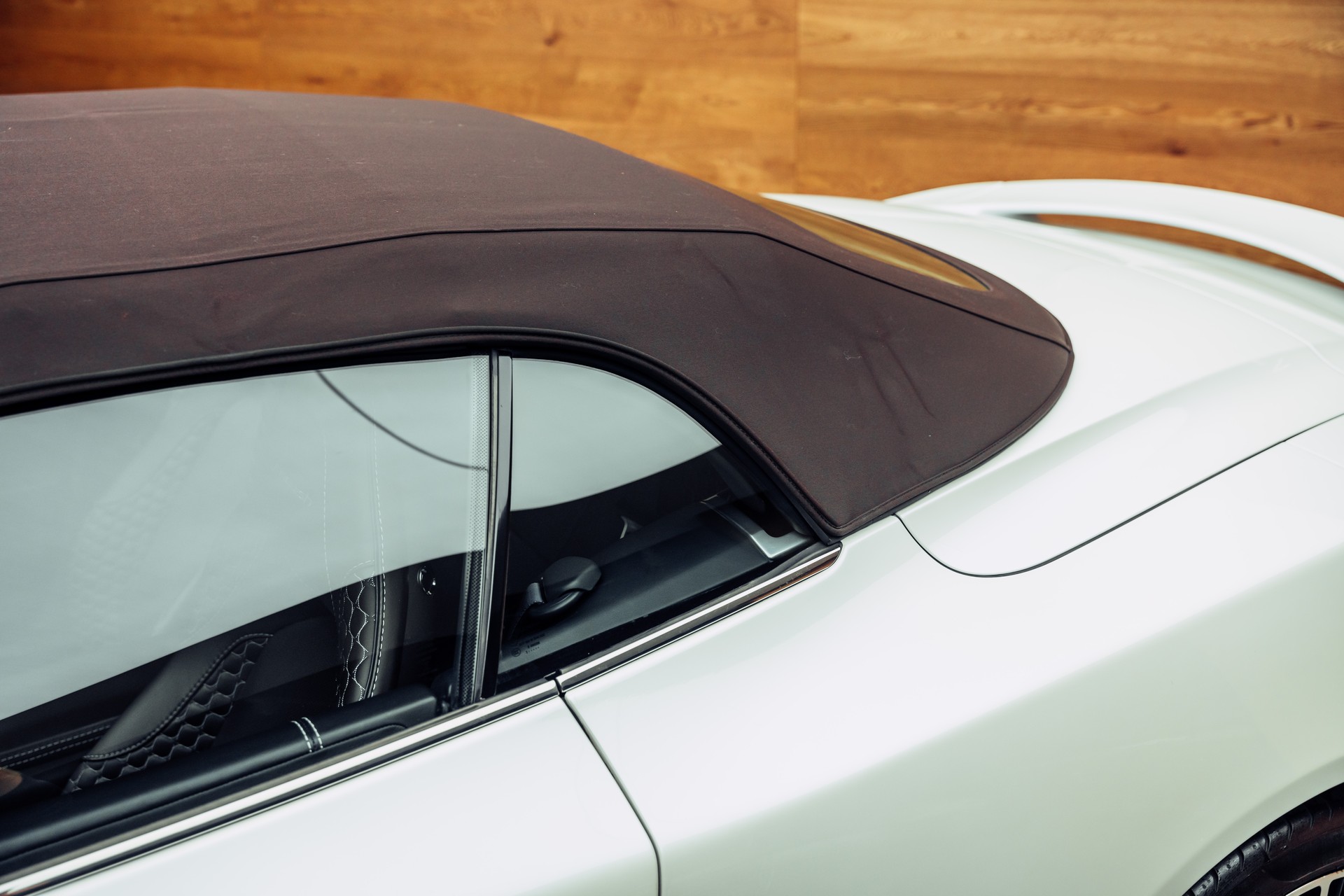 ASTON MARTIN Vanquish Volante V12 5.9 Touchtronic 3-image-27