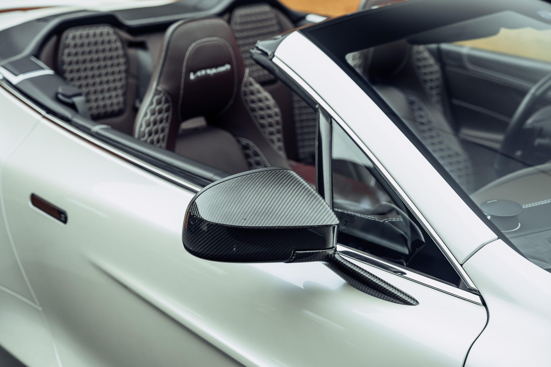 ASTON MARTIN Vanquish Volante V12 5.9 Touchtronic 3-image-22