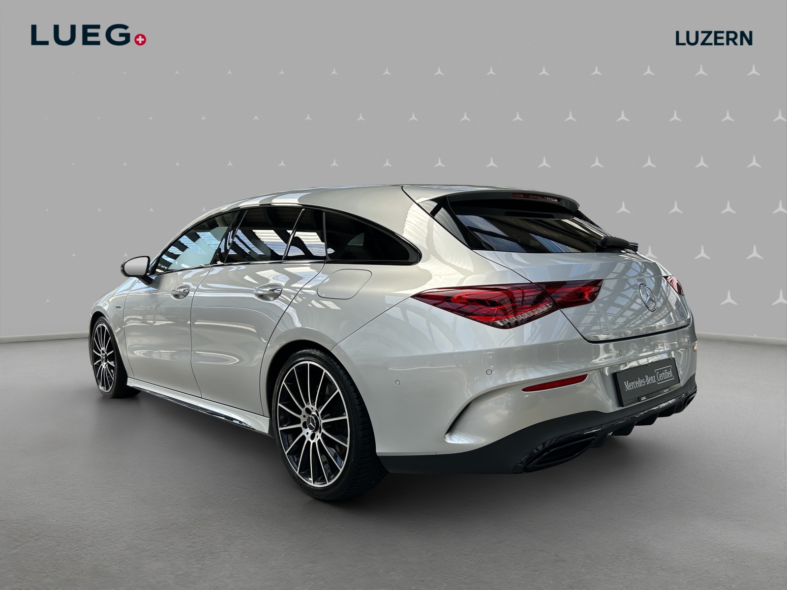 MERCEDES-BENZ CLA Shooting Brake 250 4Matic 7G-DCT AMG Line-image-2