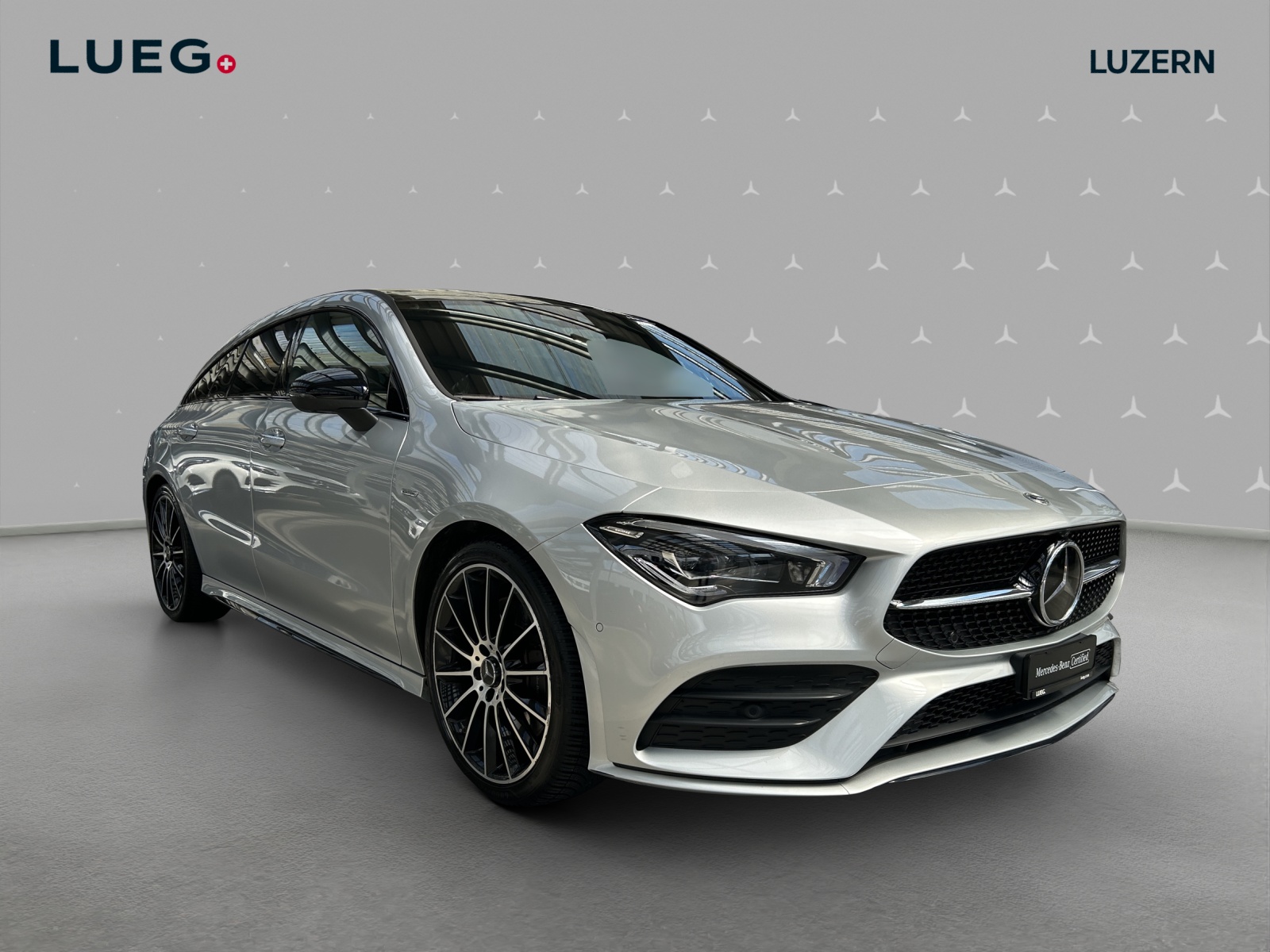 MERCEDES-BENZ CLA Shooting Brake 250 4Matic 7G-DCT AMG Line-image-4